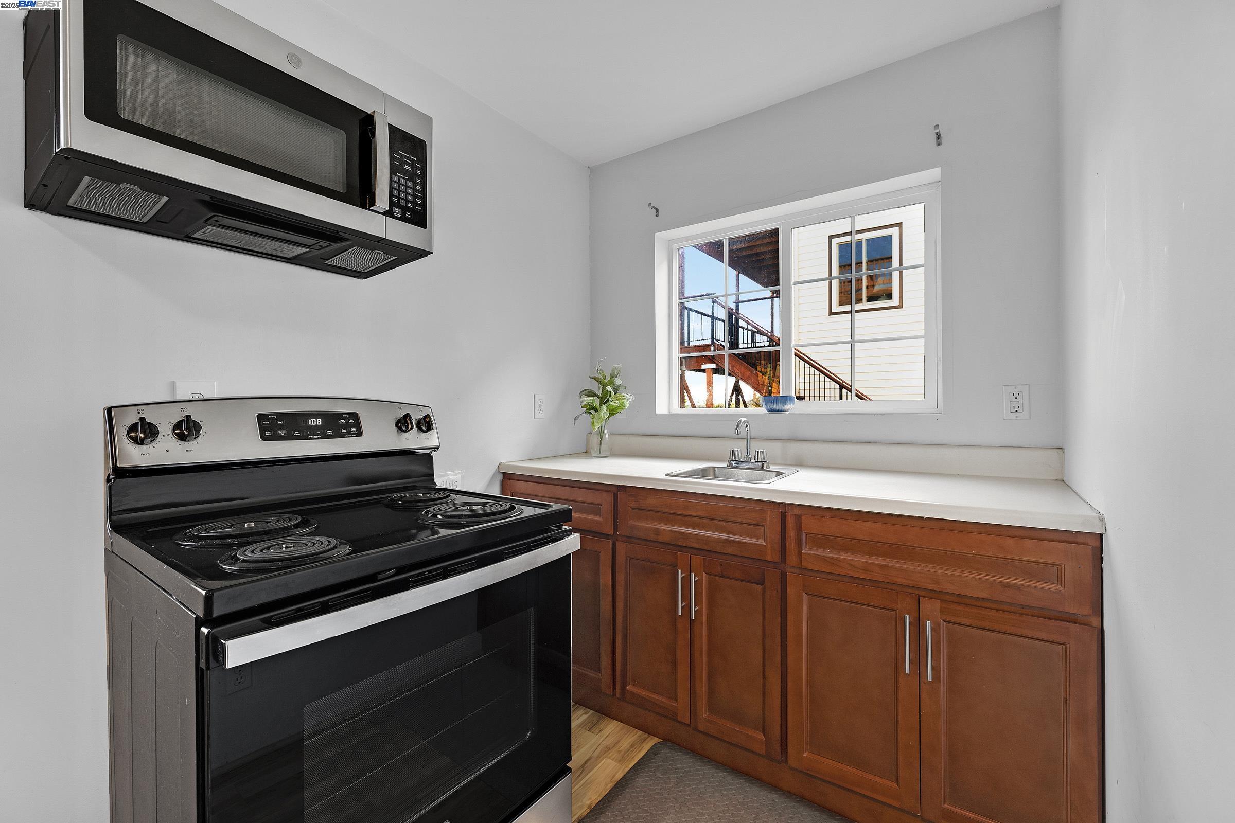 Detail Gallery Image 31 of 37 For 19464 Yuma St, Castro Valley,  CA 94546 - – Beds | – Baths