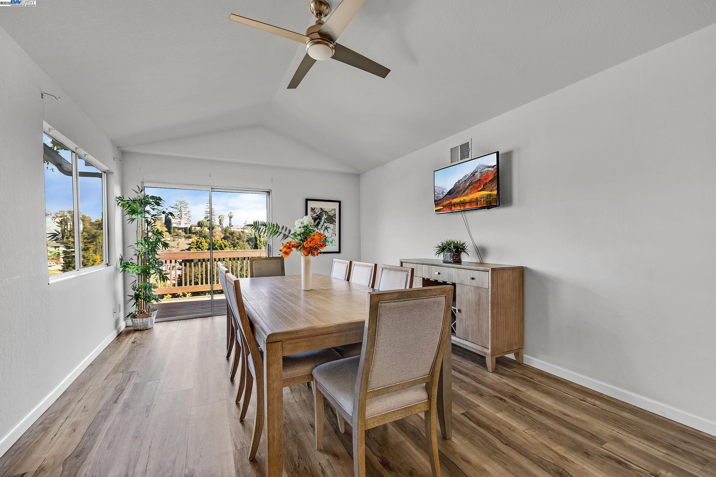 Detail Gallery Image 8 of 37 For 19464 Yuma St, Castro Valley,  CA 94546 - – Beds | – Baths