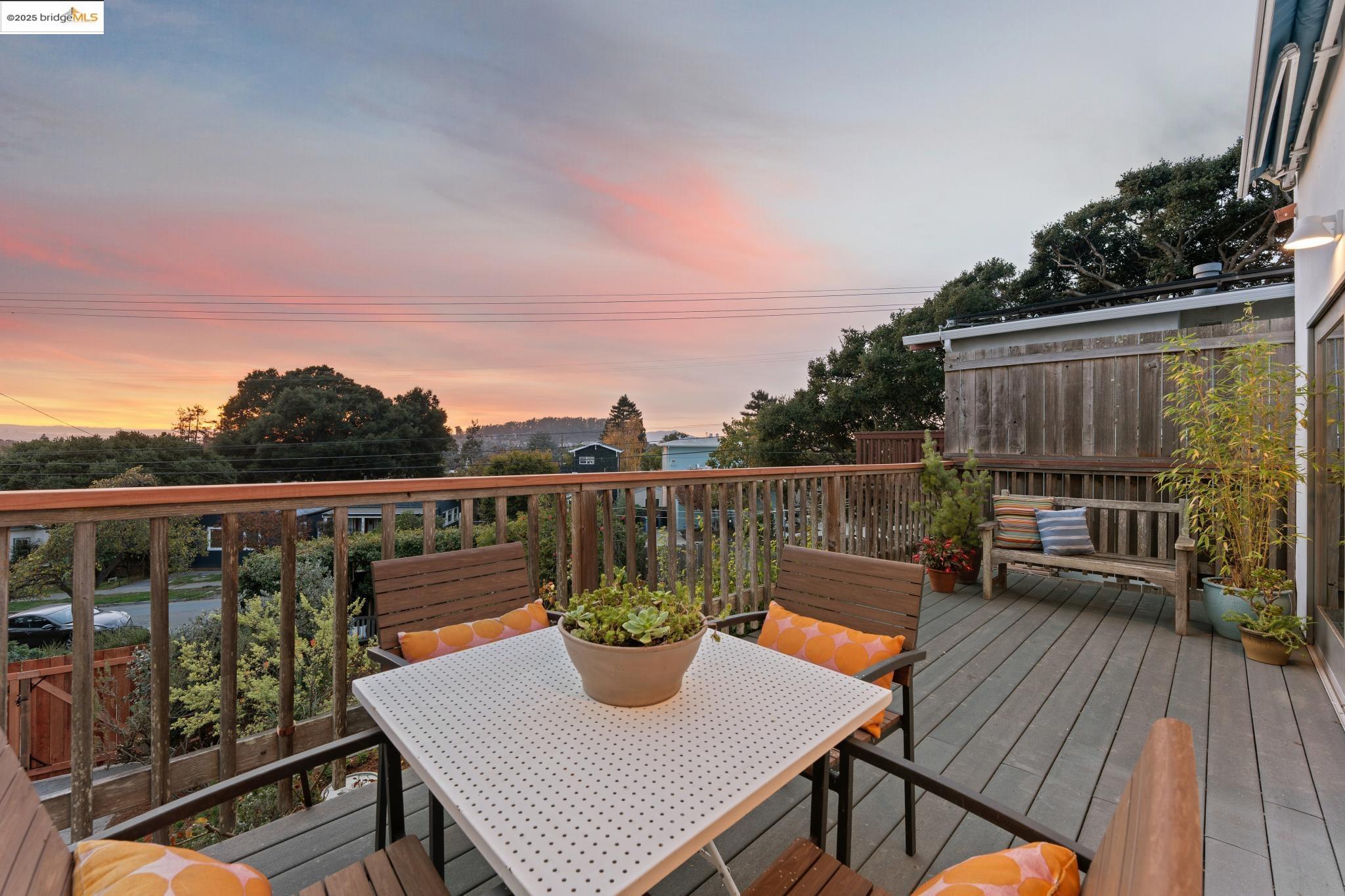 Detail Gallery Image 21 of 60 For 608 Colusa Ave, Berkeley,  CA 94707 - 2 Beds | 2 Baths