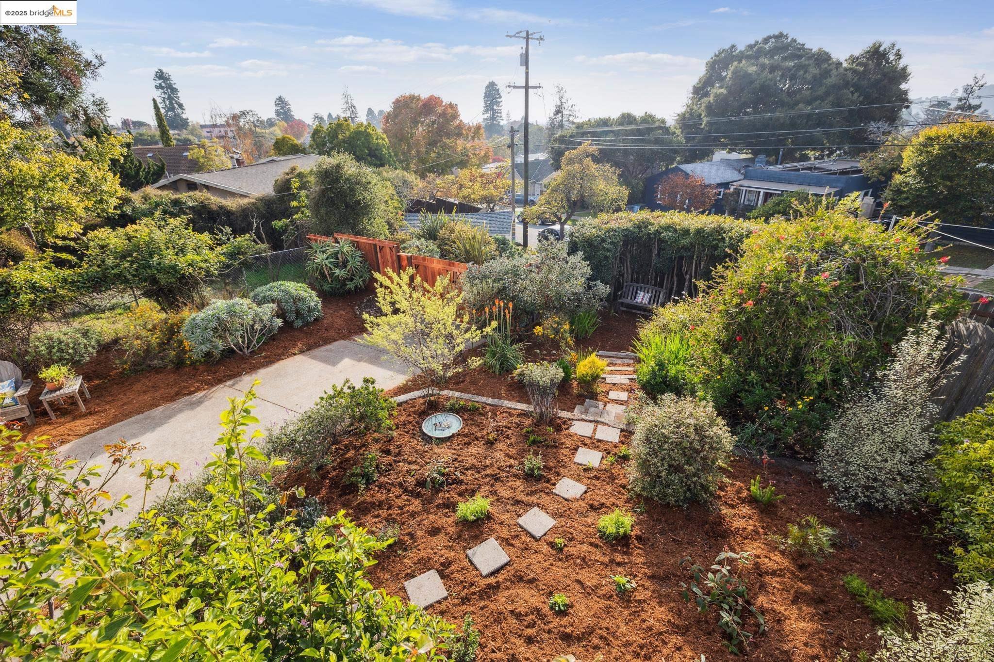 Detail Gallery Image 23 of 60 For 608 Colusa Ave, Berkeley,  CA 94707 - 2 Beds | 2 Baths