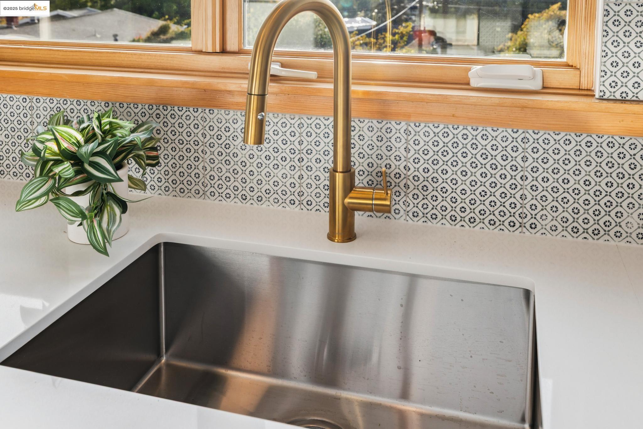 Detail Gallery Image 25 of 60 For 608 Colusa Ave, Berkeley,  CA 94707 - 2 Beds | 2 Baths