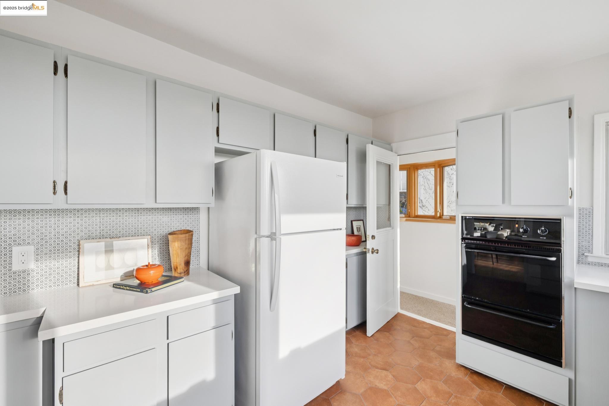 Detail Gallery Image 29 of 60 For 608 Colusa Ave, Berkeley,  CA 94707 - 2 Beds | 2 Baths