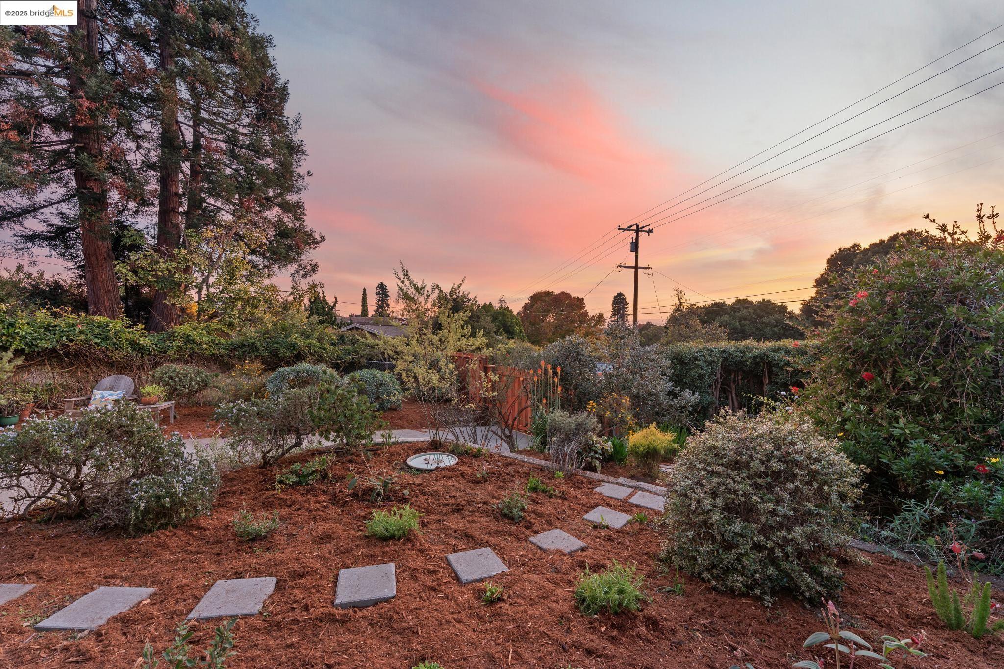 Detail Gallery Image 52 of 60 For 608 Colusa Ave, Berkeley,  CA 94707 - 2 Beds | 2 Baths