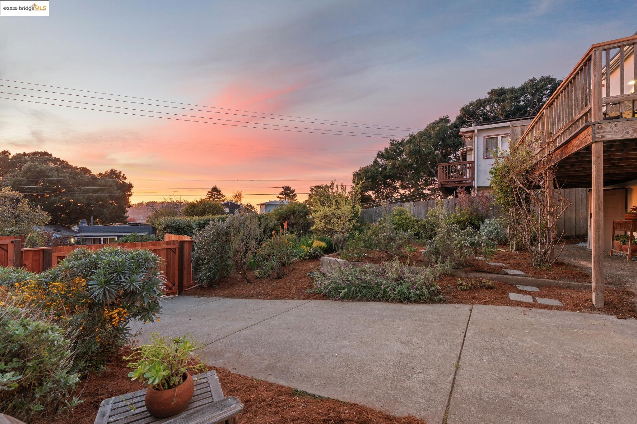 Detail Gallery Image 55 of 60 For 608 Colusa Ave, Berkeley,  CA 94707 - 2 Beds | 2 Baths