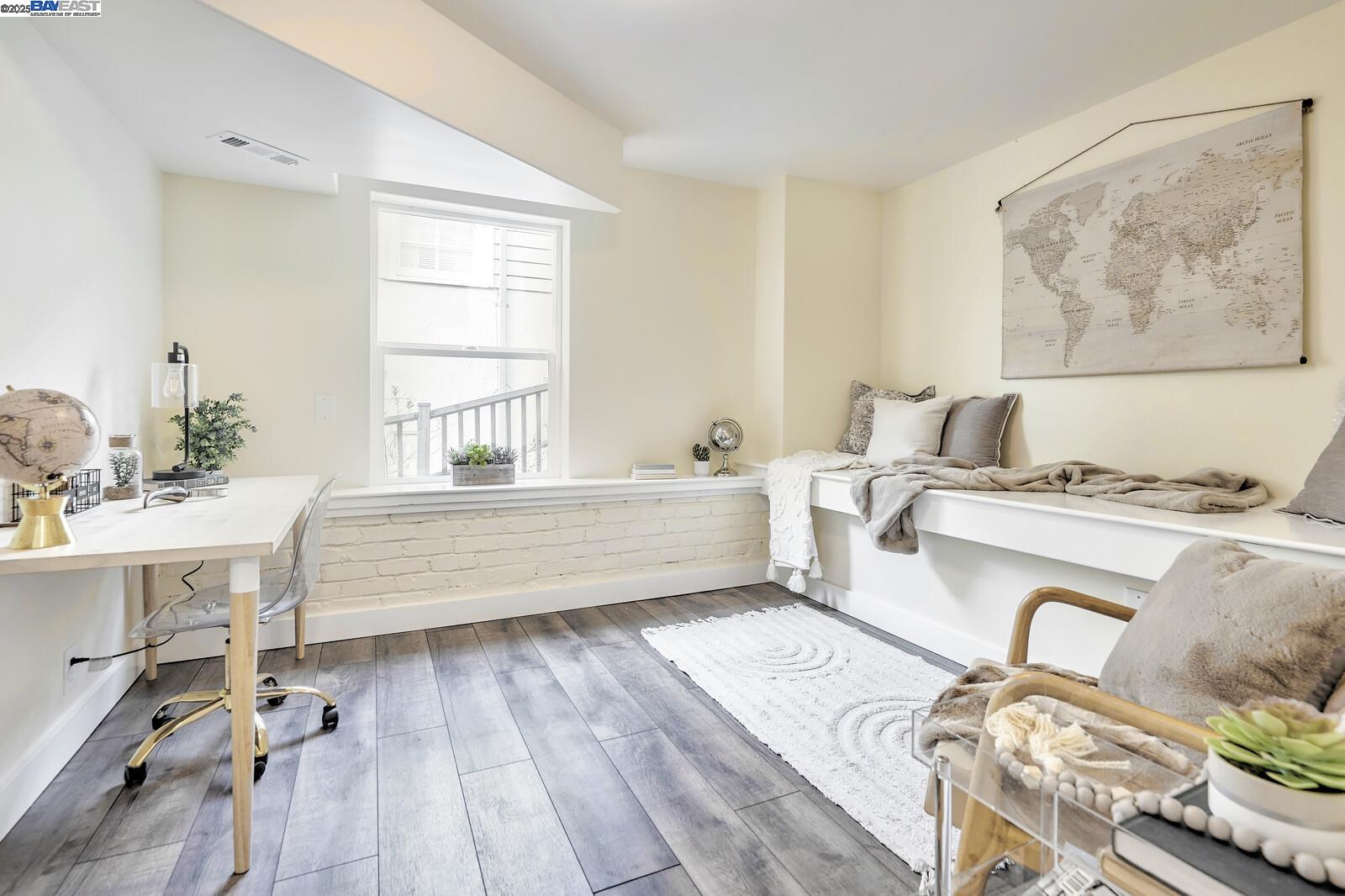 Detail Gallery Image 19 of 26 For 100 Sonia St., Oakland,  CA 94618 - 5 Beds | 3 Baths