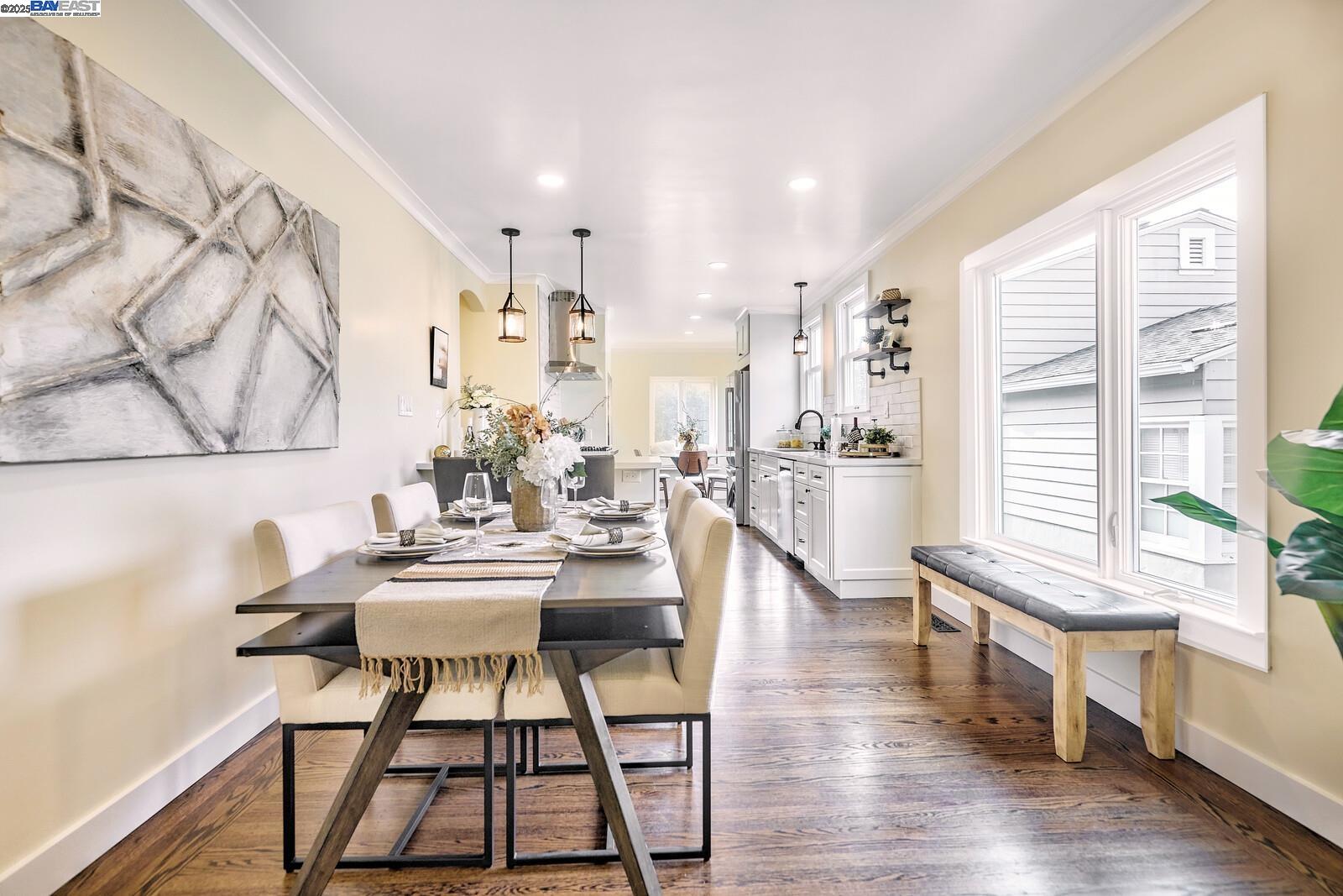 Detail Gallery Image 4 of 26 For 100 Sonia St., Oakland,  CA 94618 - 5 Beds | 3 Baths