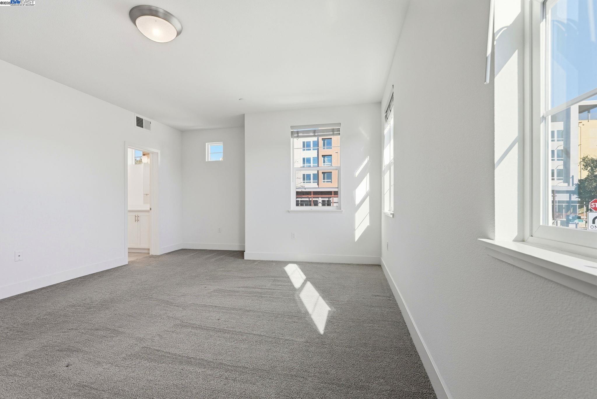 Detail Gallery Image 12 of 39 For 498 Trace Lane, Hayward,  CA 94544-56 - 2 Beds | 2 Baths