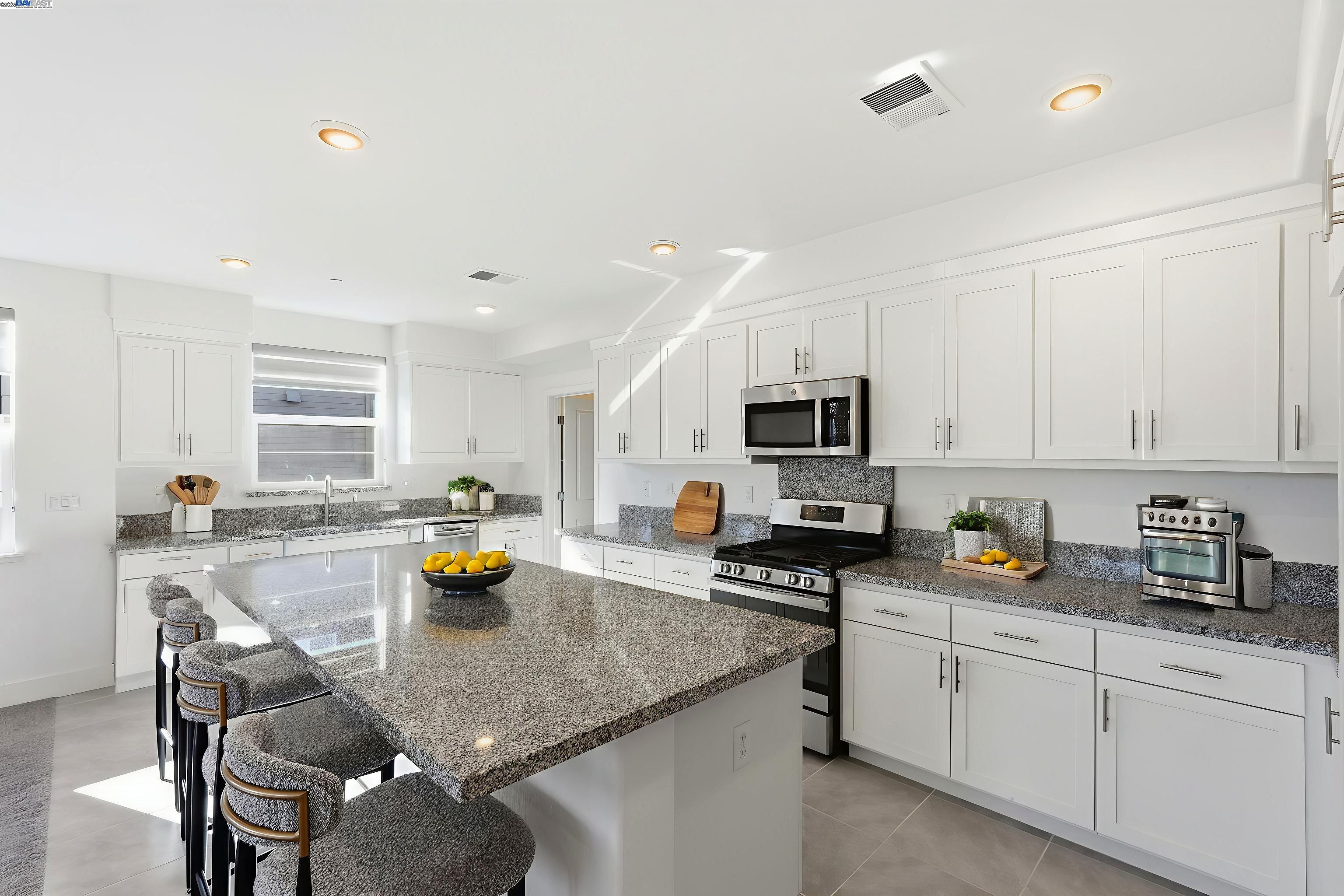 Photo #5: 41118582 Listing: Photo #5