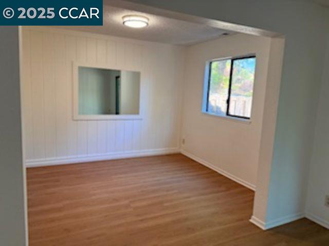 Detail Gallery Image 10 of 22 For 10 Tarn Ct, Hercules,  CA 94547 - 3 Beds | 2/1 Baths