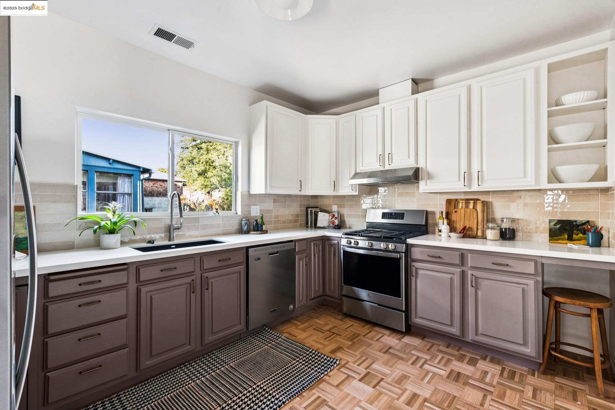 Detail Gallery Image 16 of 60 For 1521 Josephine St, Berkeley,  CA 94703 - 4 Beds | 6 Baths