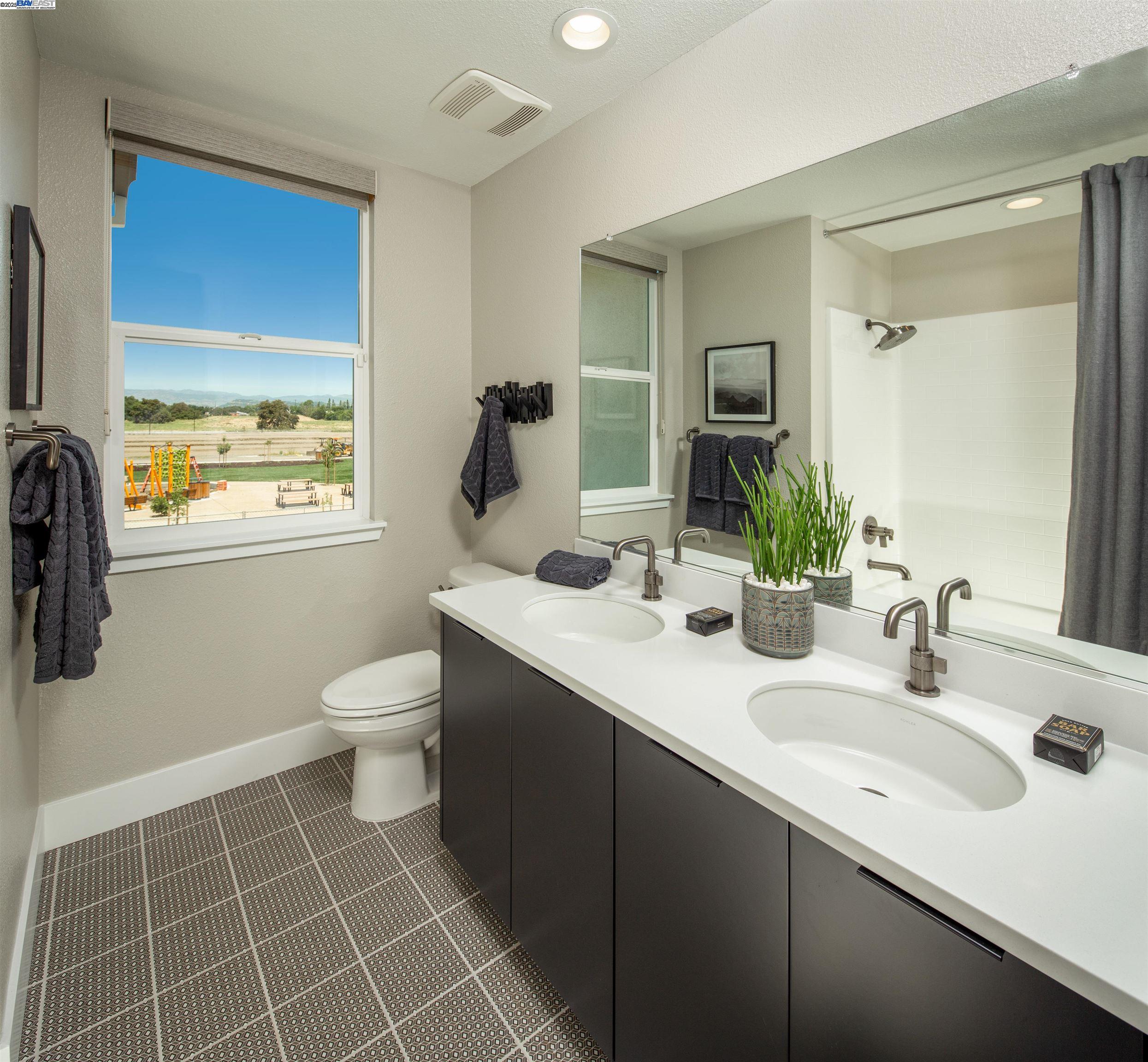 Detail Gallery Image 17 of 26 For 334 Sagebrush Drive, Napa,  CA 94558 - 5 Beds | 4/1 Baths