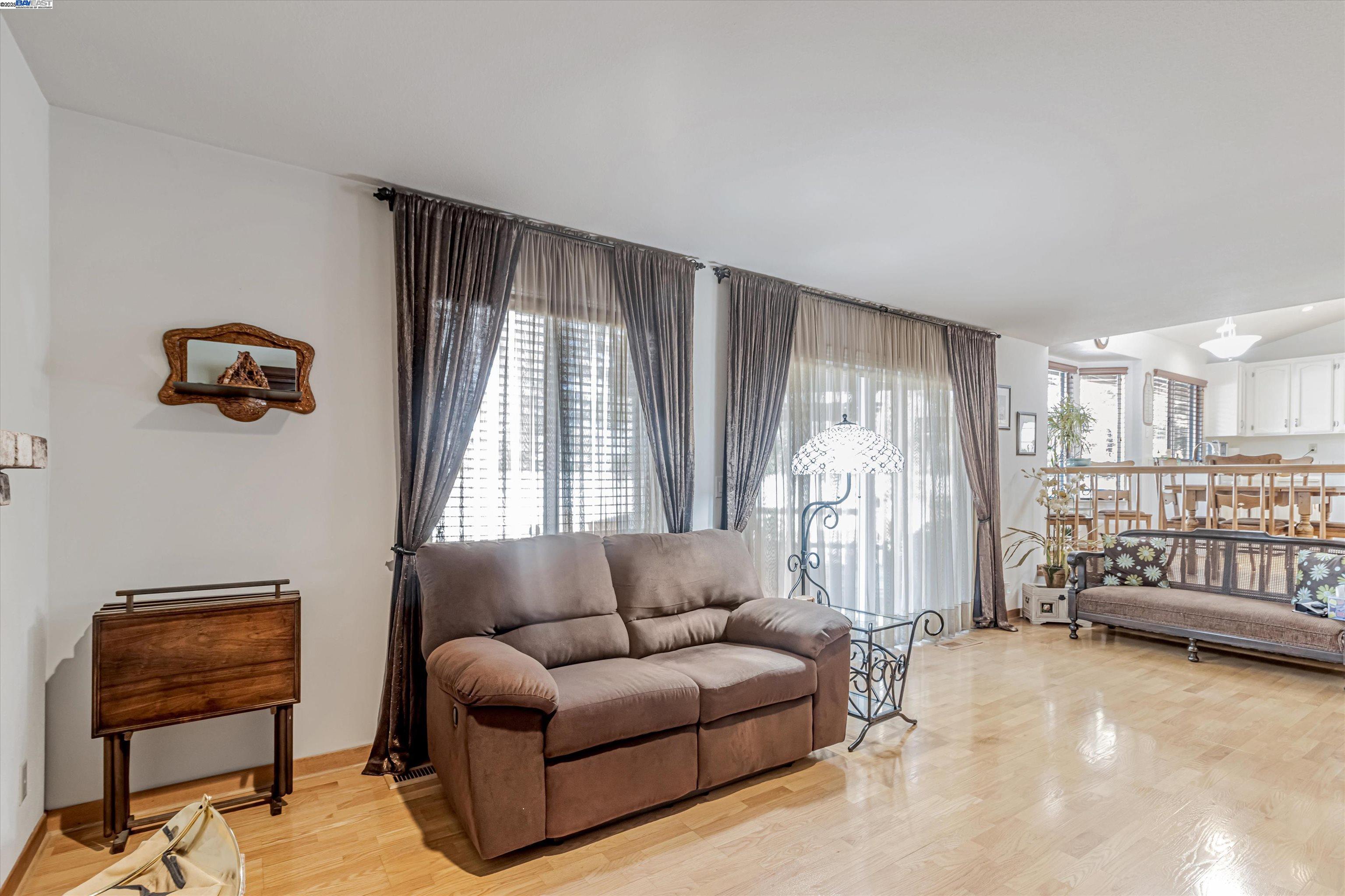 Detail Gallery Image 11 of 58 For 4803 Andrea Ct, Livermore,  CA 94550 - 4 Beds | 3 Baths