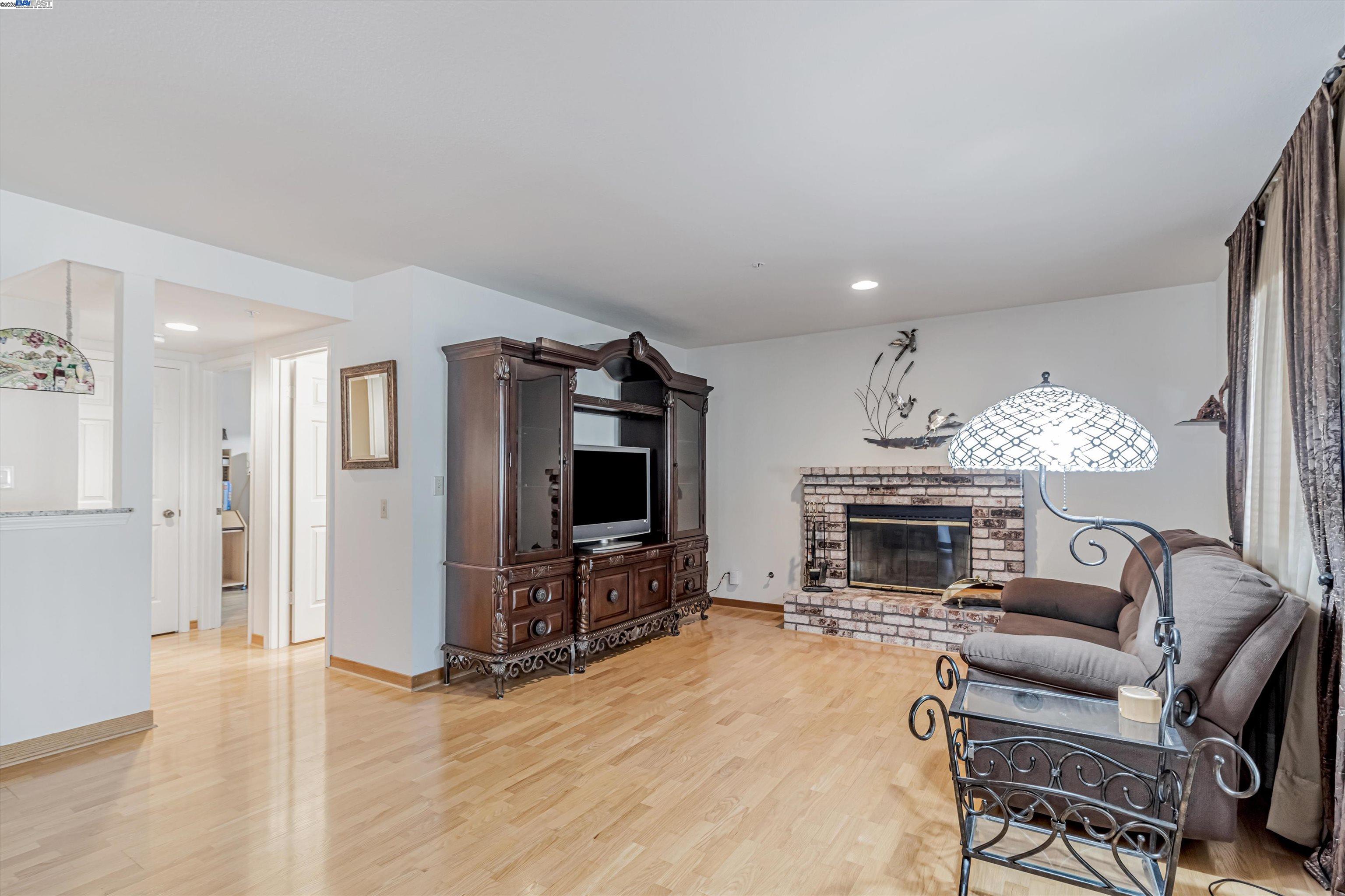 Detail Gallery Image 9 of 58 For 4803 Andrea Ct, Livermore,  CA 94550 - 4 Beds | 3 Baths