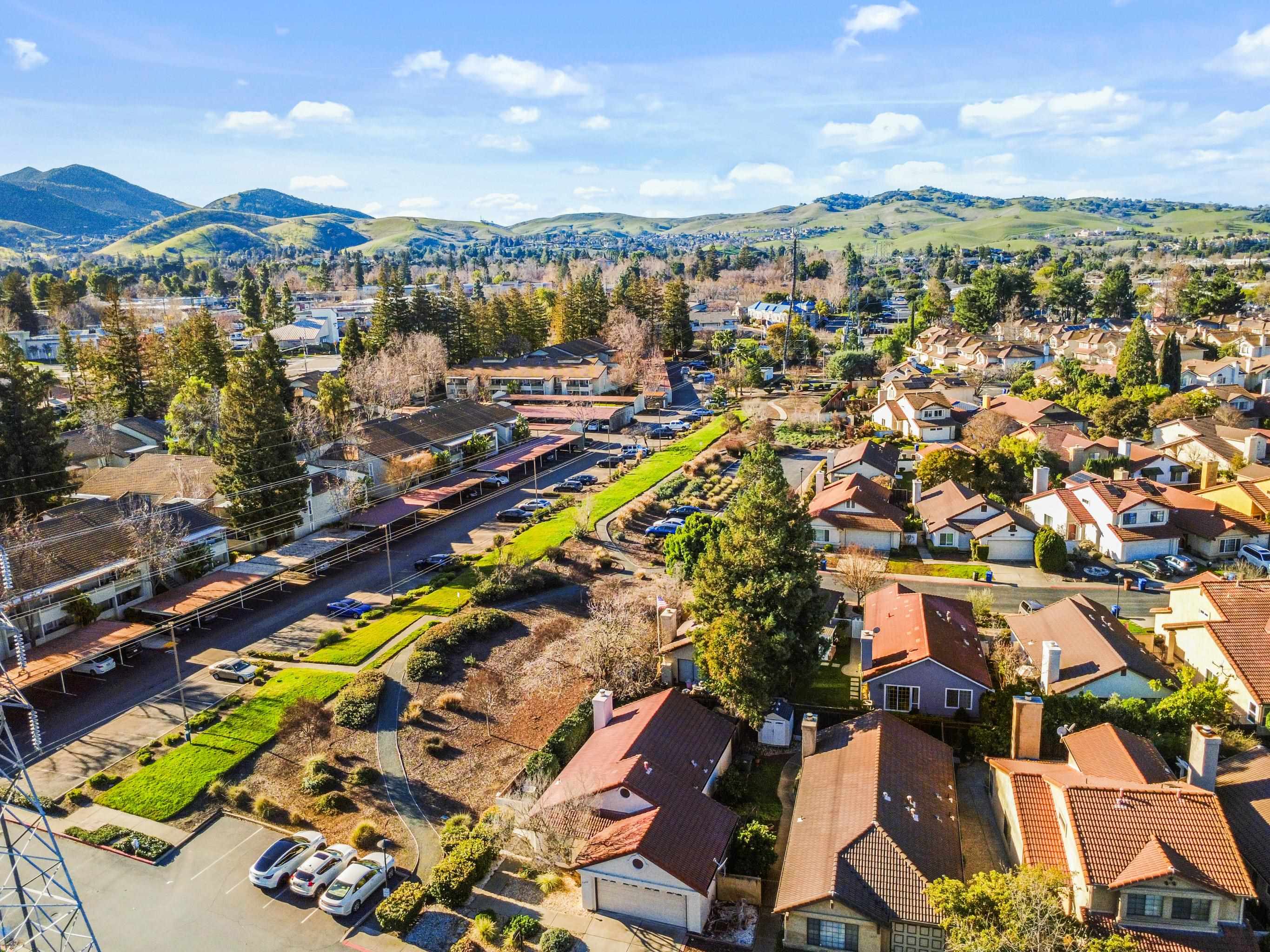 Detail Gallery Image 2 of 30 For 1640 Allegro Ave, Concord,  CA 94521 - 2 Beds | 2 Baths