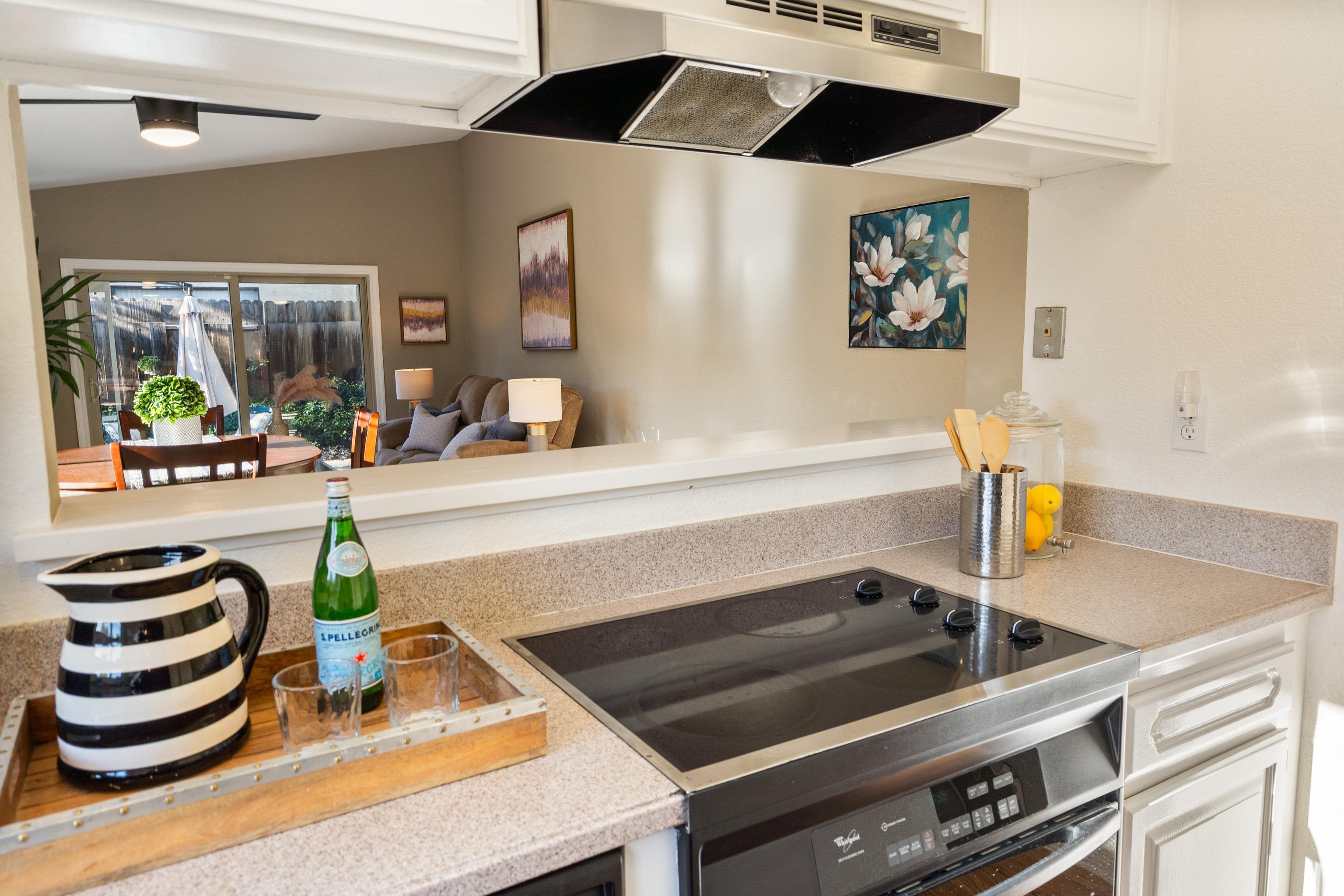 Detail Gallery Image 12 of 30 For 1640 Allegro Ave, Concord,  CA 94521 - 2 Beds | 2 Baths