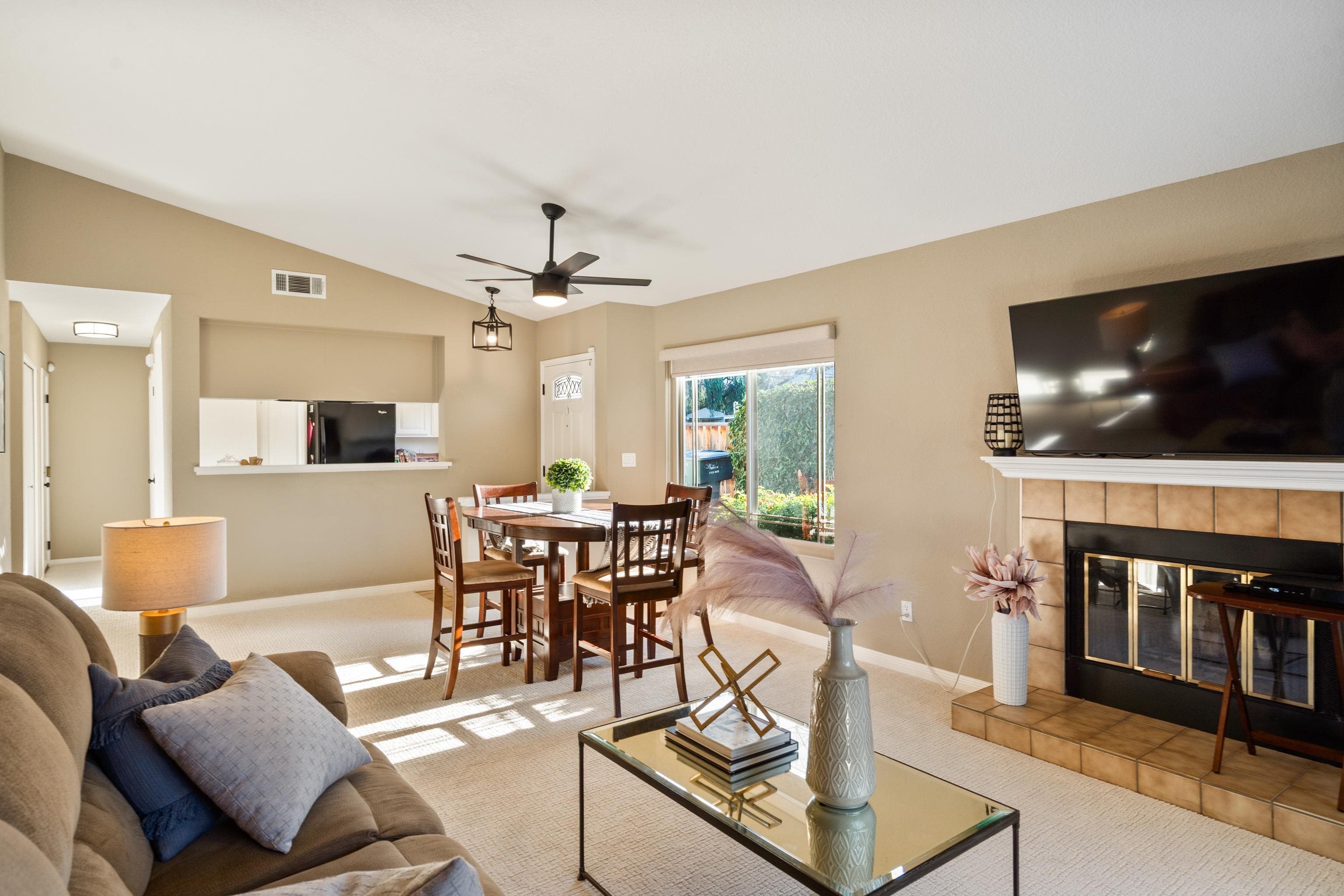 Detail Gallery Image 8 of 30 For 1640 Allegro Ave, Concord,  CA 94521 - 2 Beds | 2 Baths