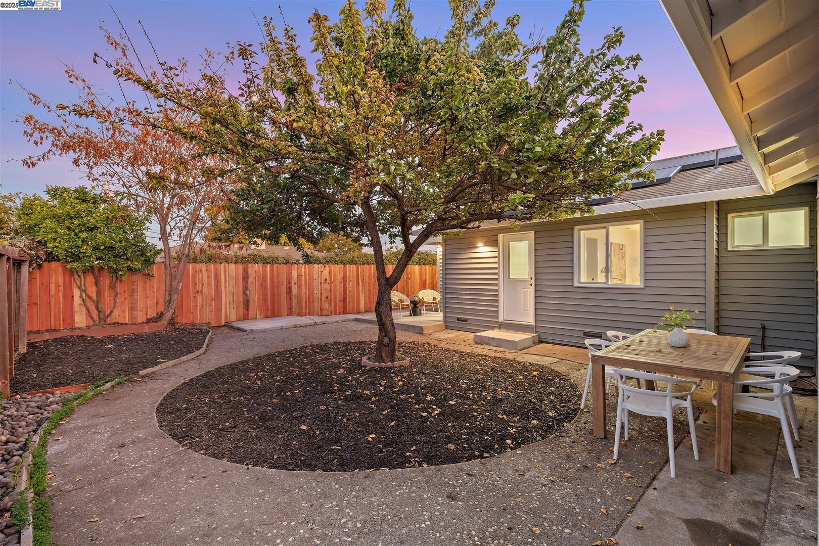 Detail Gallery Image 22 of 38 For 14700 Acacia St, San Leandro,  CA 94579 - 4 Beds | 2 Baths