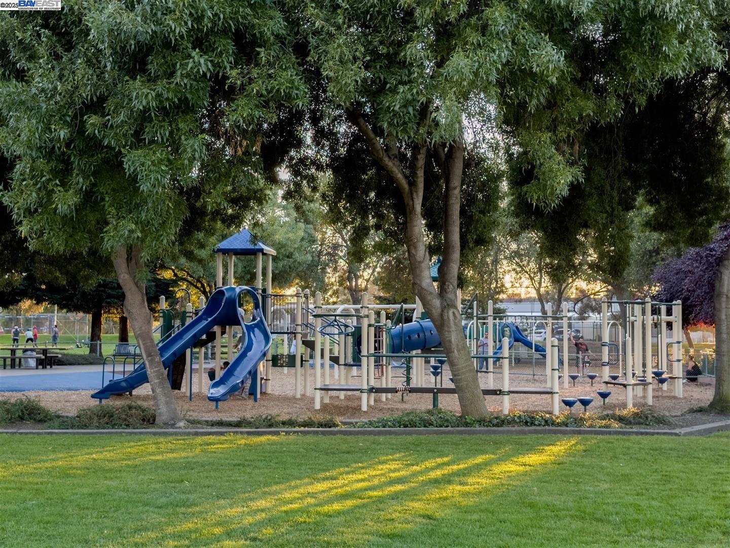 Detail Gallery Image 30 of 38 For 14700 Acacia St, San Leandro,  CA 94579 - 4 Beds | 2 Baths