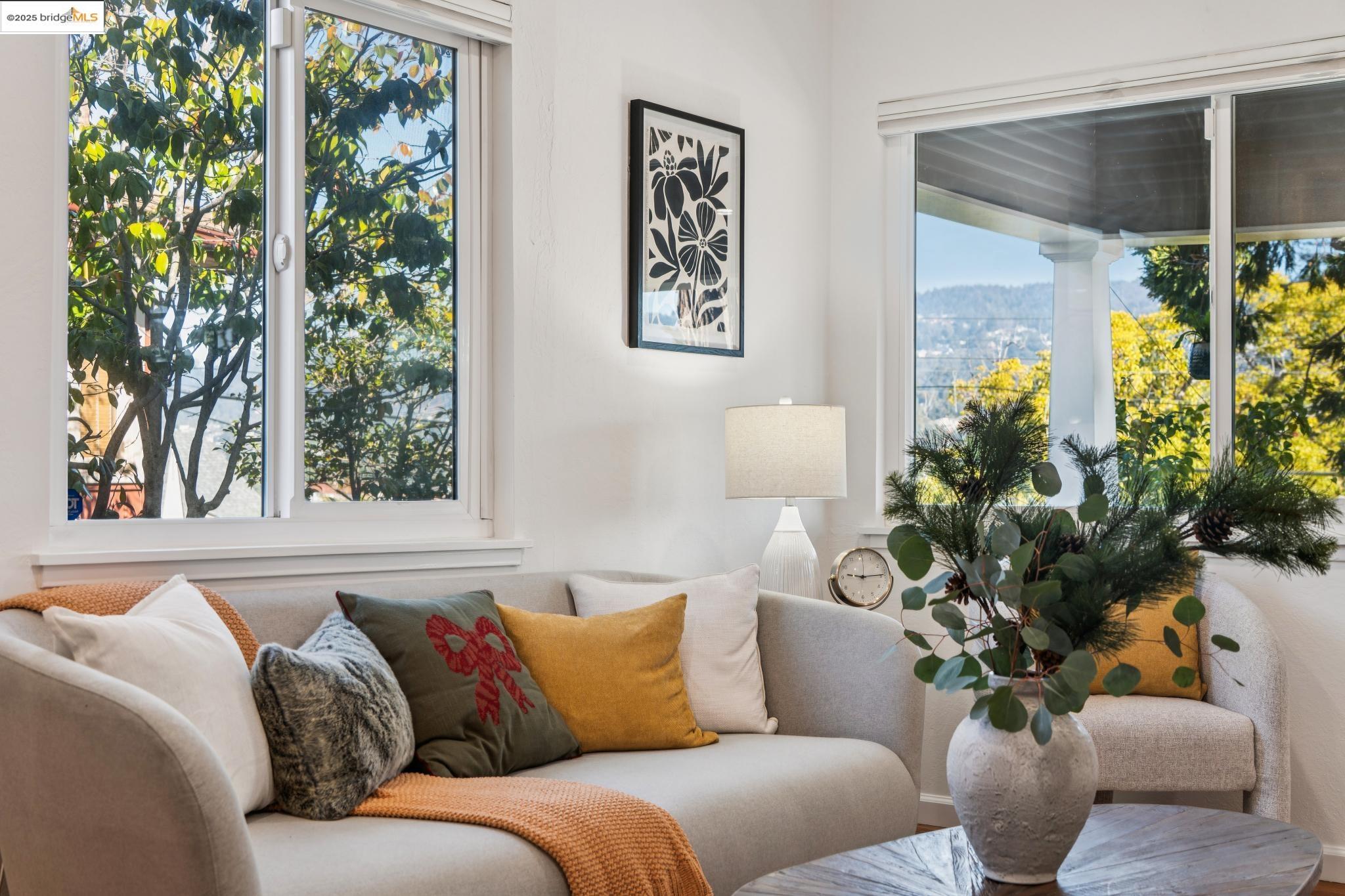 Detail Gallery Image 9 of 48 For 3471 Morcom Ave, Oakland,  CA 94619 - 3 Beds | 2 Baths