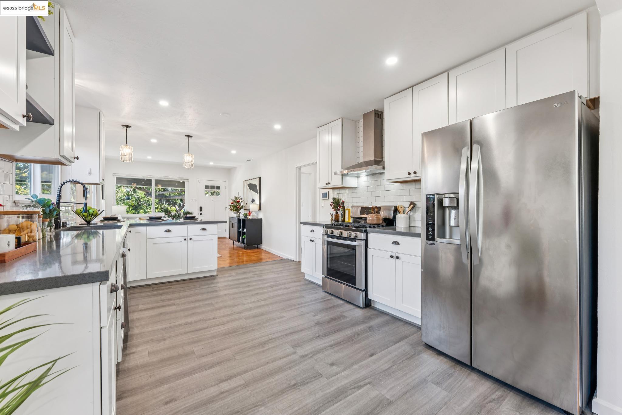 Detail Gallery Image 13 of 48 For 3471 Morcom Ave, Oakland,  CA 94619 - 3 Beds | 2 Baths