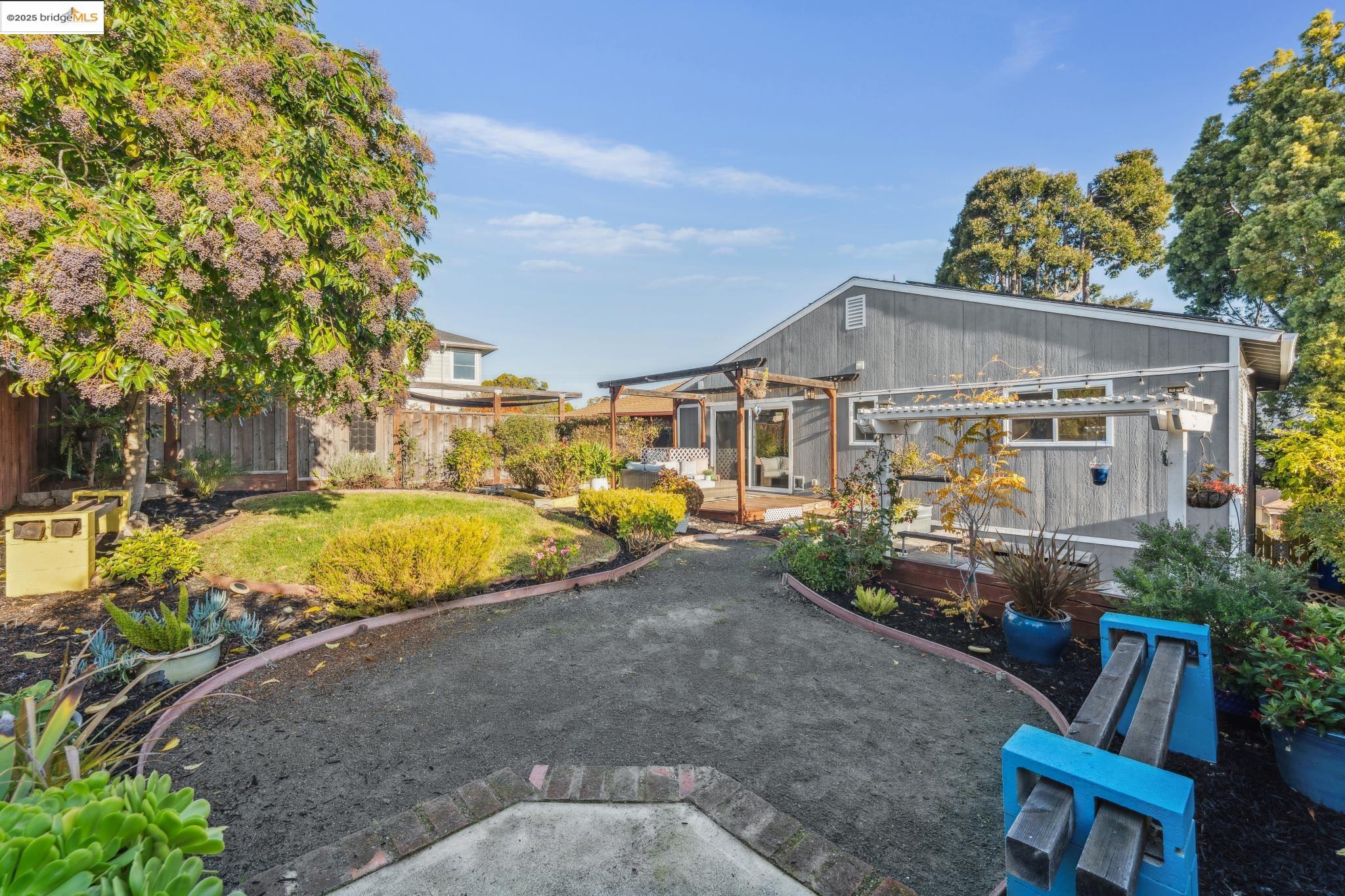 Detail Gallery Image 23 of 48 For 3471 Morcom Ave, Oakland,  CA 94619 - 3 Beds | 2 Baths