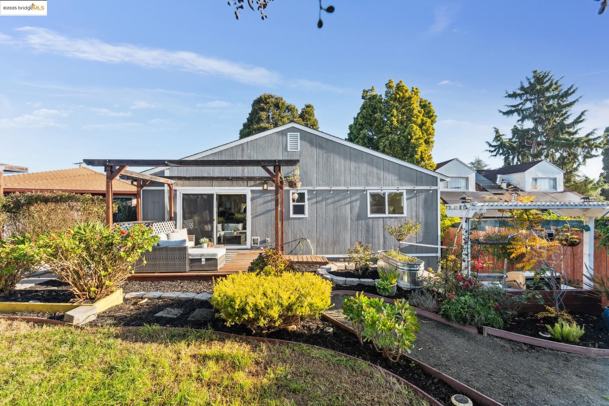 Detail Gallery Image 24 of 48 For 3471 Morcom Ave, Oakland,  CA 94619 - 3 Beds | 2 Baths