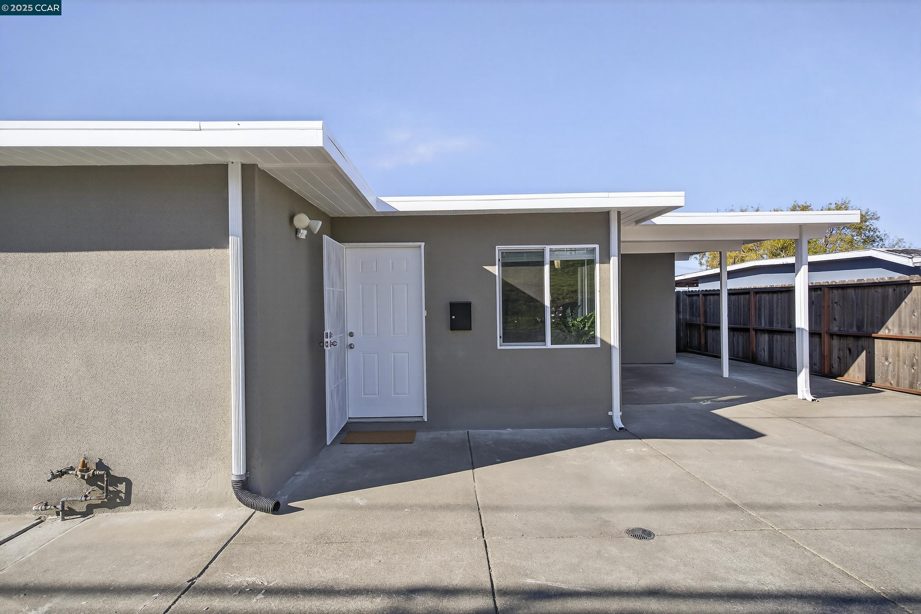 Detail Gallery Image 4 of 45 For 1203 Madeline Rd, San Pablo,  CA 94806 - 3 Beds | 1 Baths