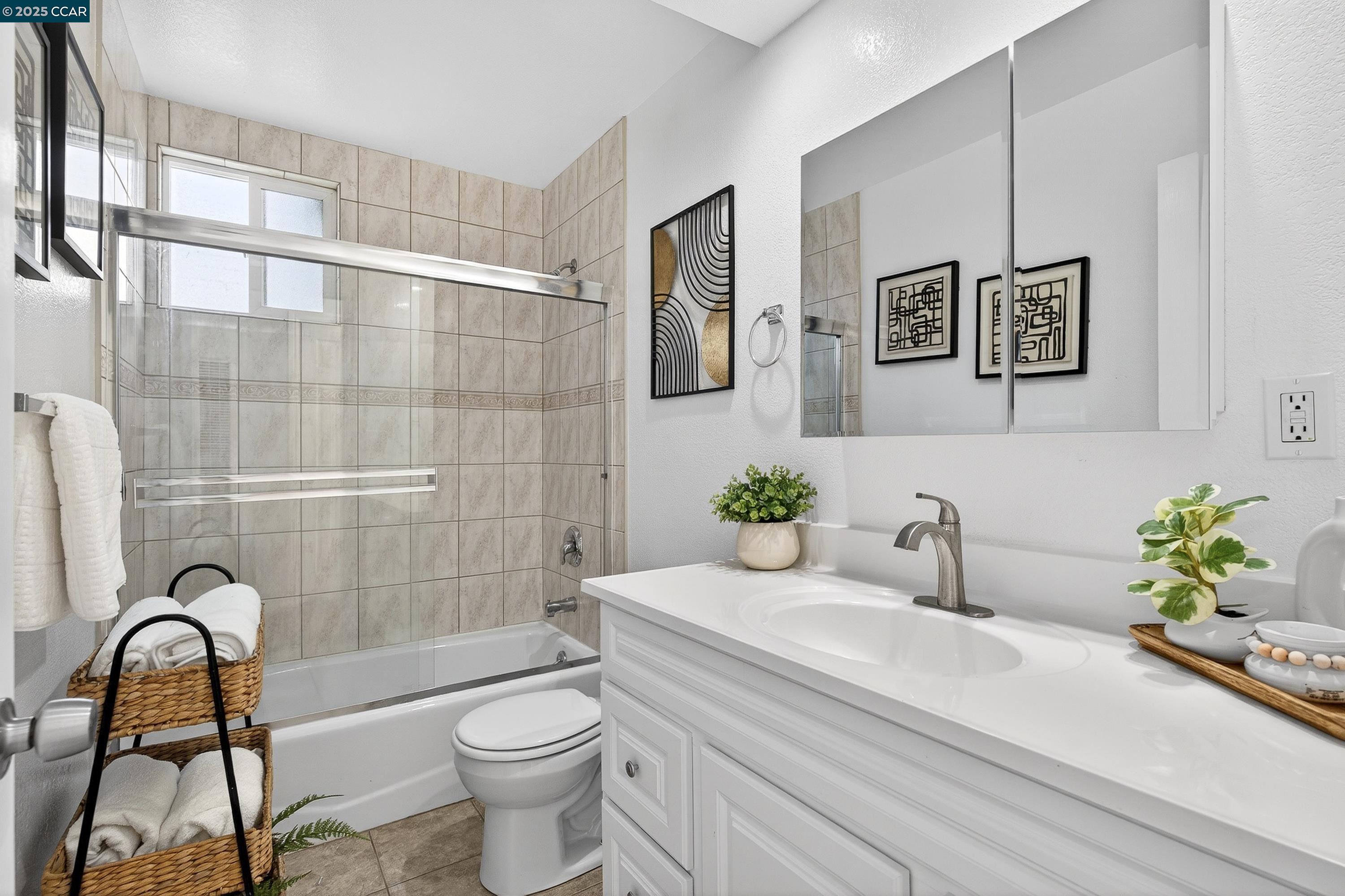 Detail Gallery Image 24 of 46 For 239 Jennifer Dr, San Pablo,  CA 94806 - 3 Beds | 1 Baths