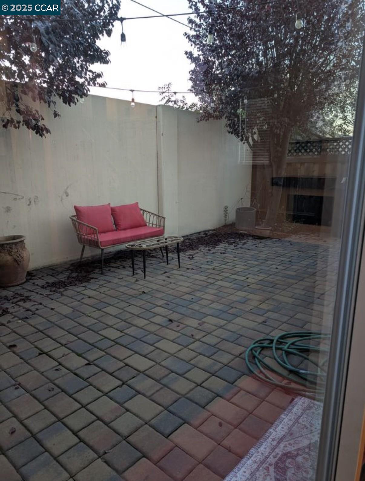 Detail Gallery Image 9 of 10 For 6248 Sussex Dr, Dublin,  CA 94568 - 3 Beds | 2/1 Baths