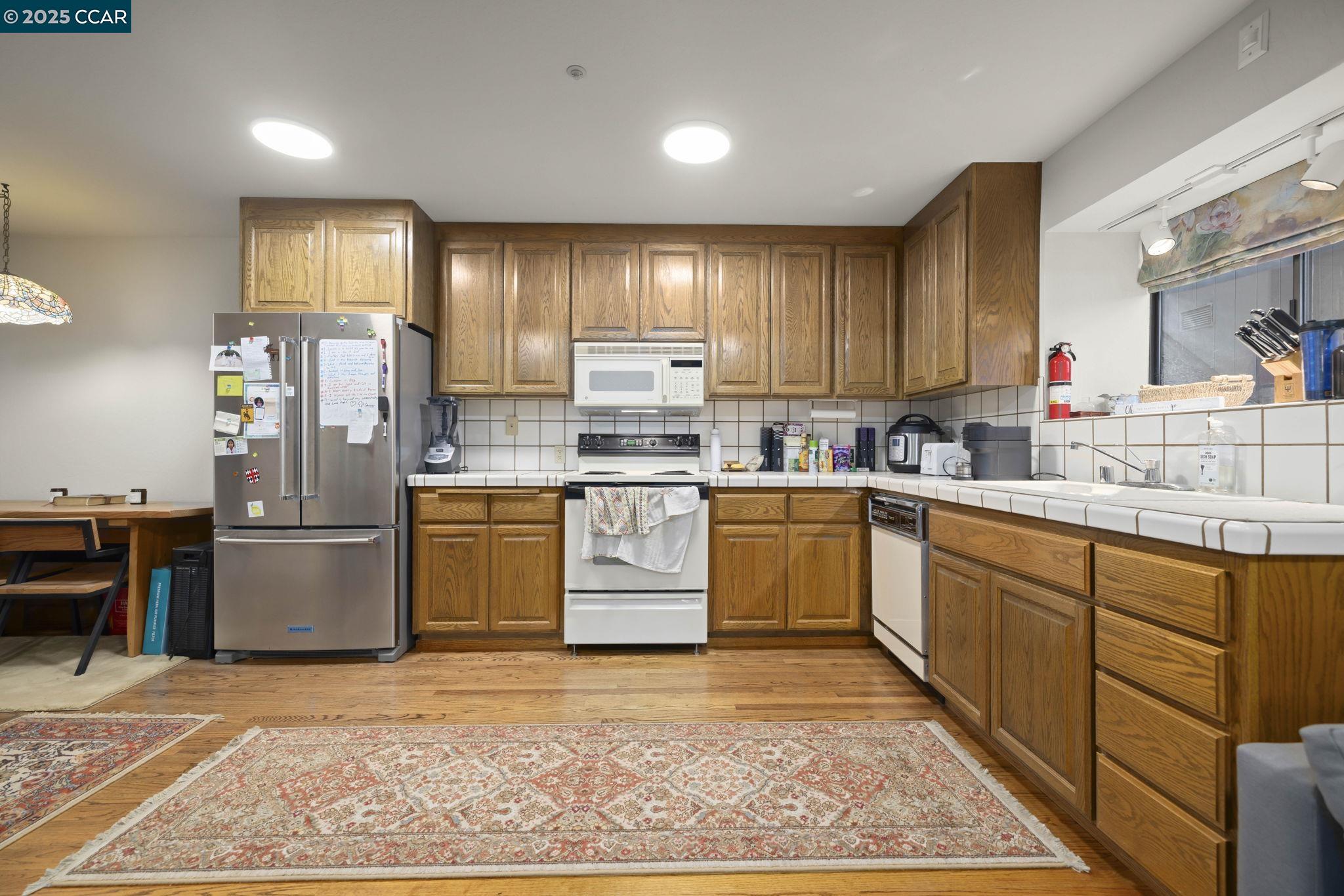 Detail Gallery Image 33 of 47 For 1383 Alvarado Rd, Berkeley,  CA 94705 - 4 Beds | 3/1 Baths