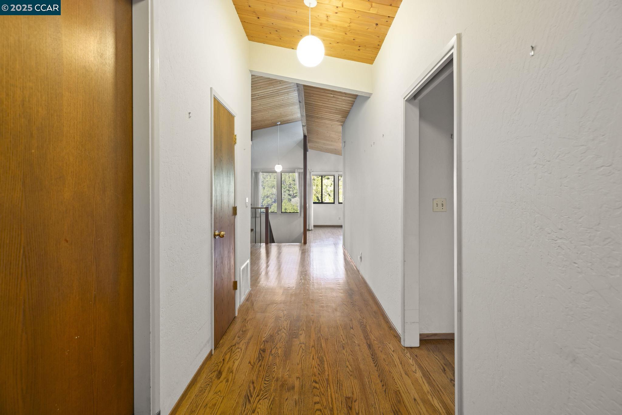 Detail Gallery Image 6 of 47 For 1383 Alvarado Rd, Berkeley,  CA 94705 - 4 Beds | 3/1 Baths