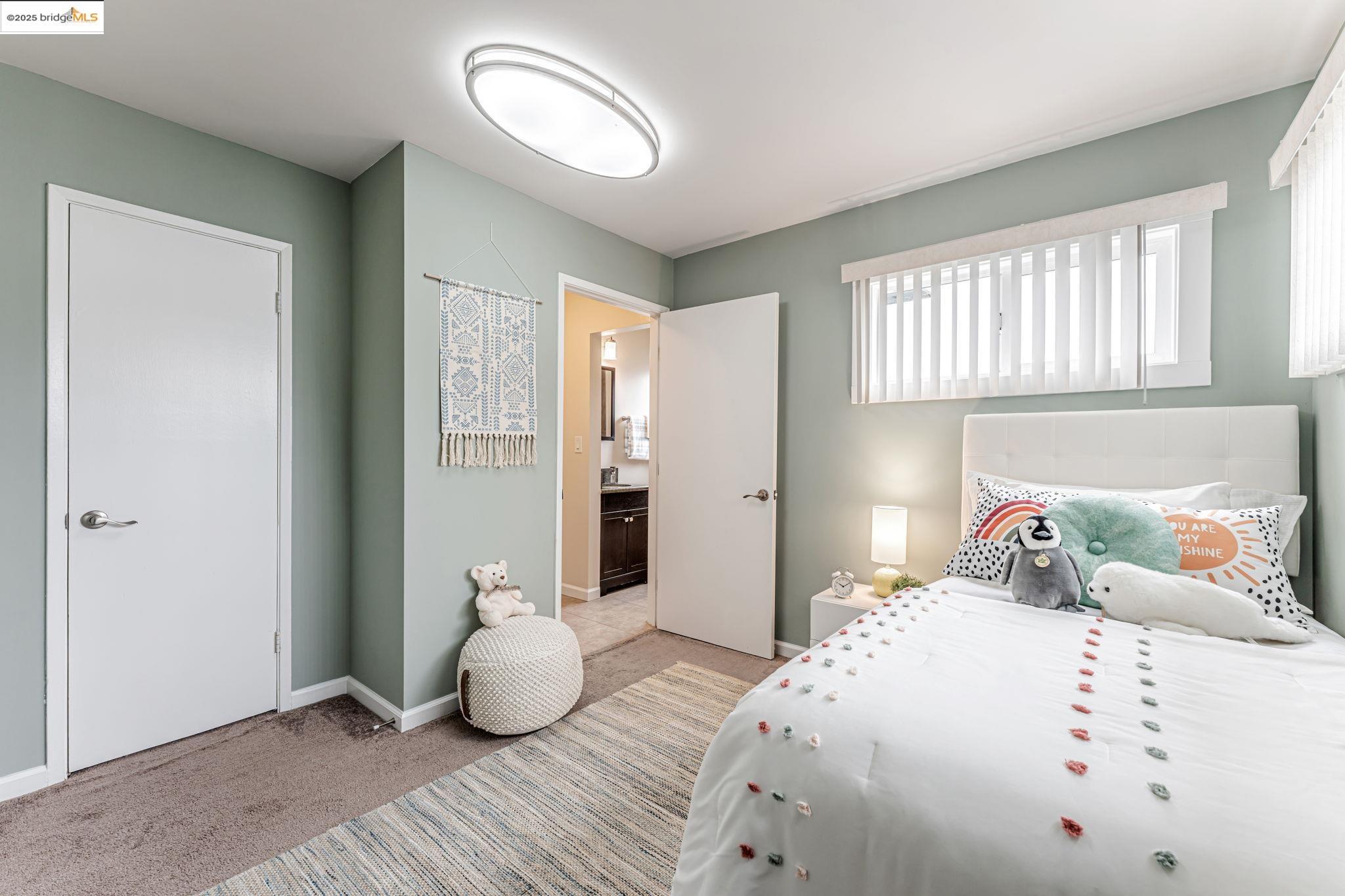 Detail Gallery Image 25 of 47 For 5712 Adeline St., Oakland,  CA 94608 - 3 Beds | 2 Baths