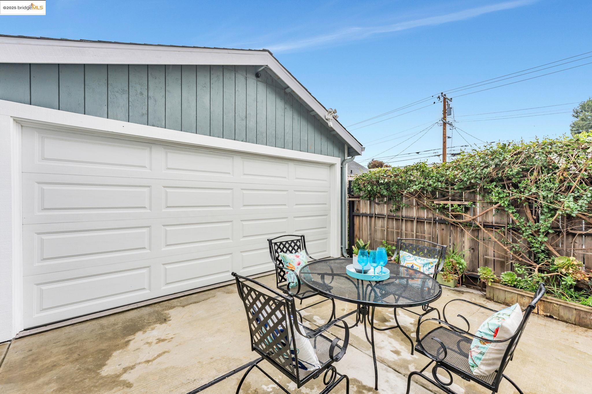 Detail Gallery Image 44 of 47 For 5712 Adeline St., Oakland,  CA 94608 - 3 Beds | 2 Baths