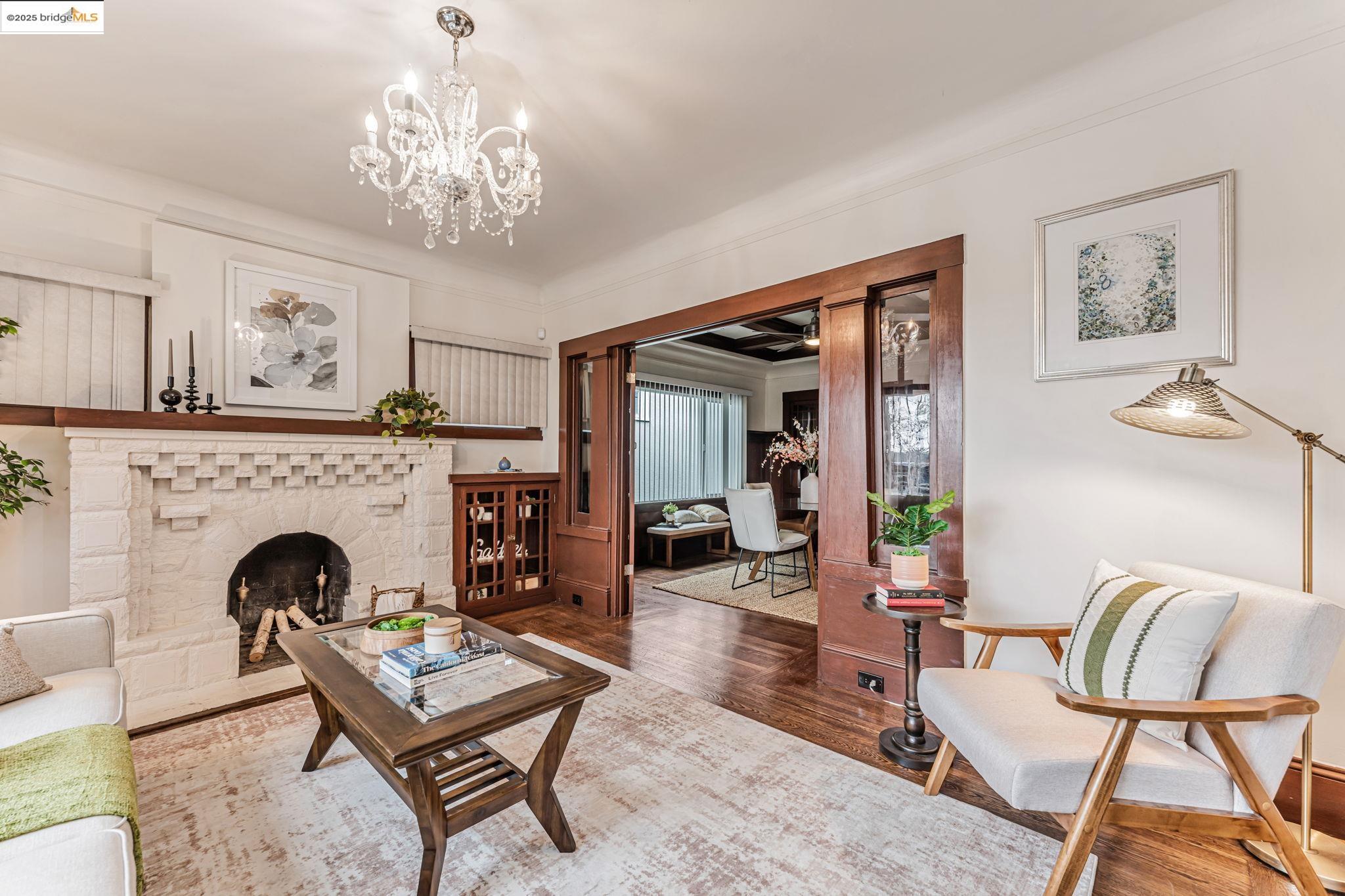 Detail Gallery Image 7 of 47 For 5712 Adeline St., Oakland,  CA 94608 - 3 Beds | 2 Baths