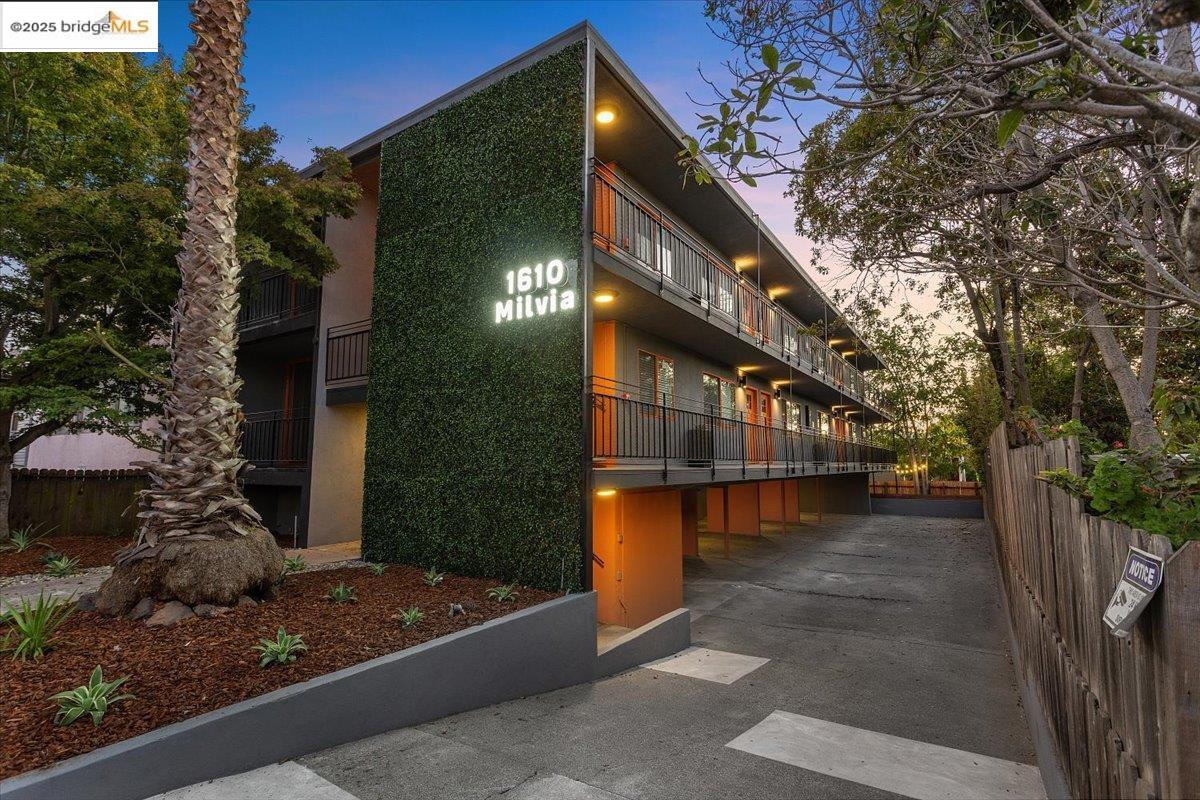 Front Image Thumbnail for EB41118606