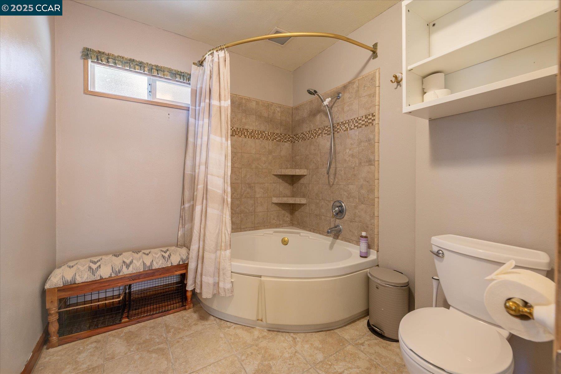 Detail Gallery Image 6 of 25 For 12255 Sierra Dr, Truckee,  CA 96161 - 4 Beds | 2 Baths