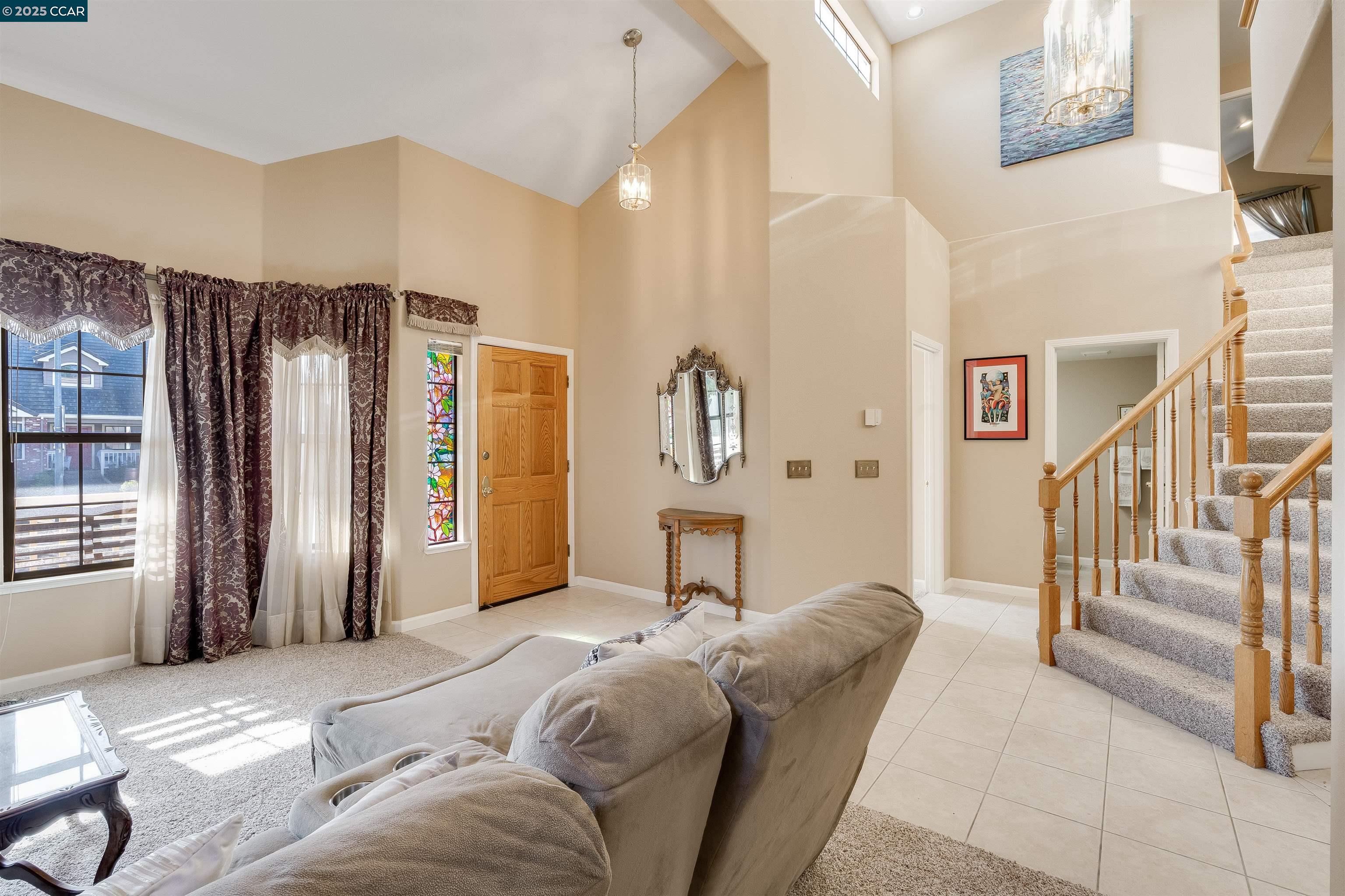 Detail Gallery Image 12 of 60 For 605 Barcelona Dr, Sonoma,  CA 95476-4434 - 4 Beds | 3 Baths