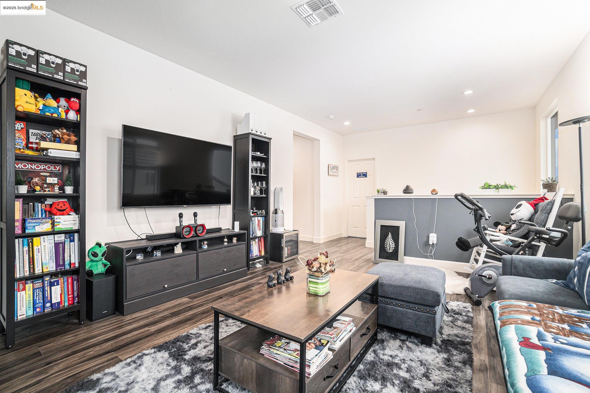 Detail Gallery Image 5 of 42 For 4569 Goode St, Antioch,  CA 94531 - 5 Beds | 3 Baths