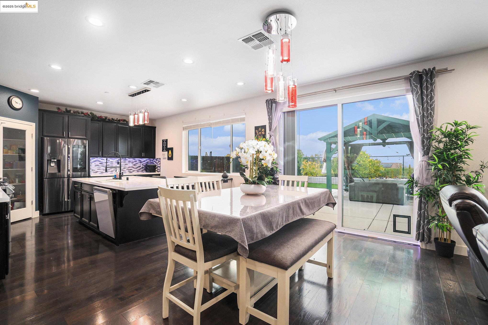 Detail Gallery Image 6 of 42 For 4569 Goode St, Antioch,  CA 94531 - 5 Beds | 3 Baths