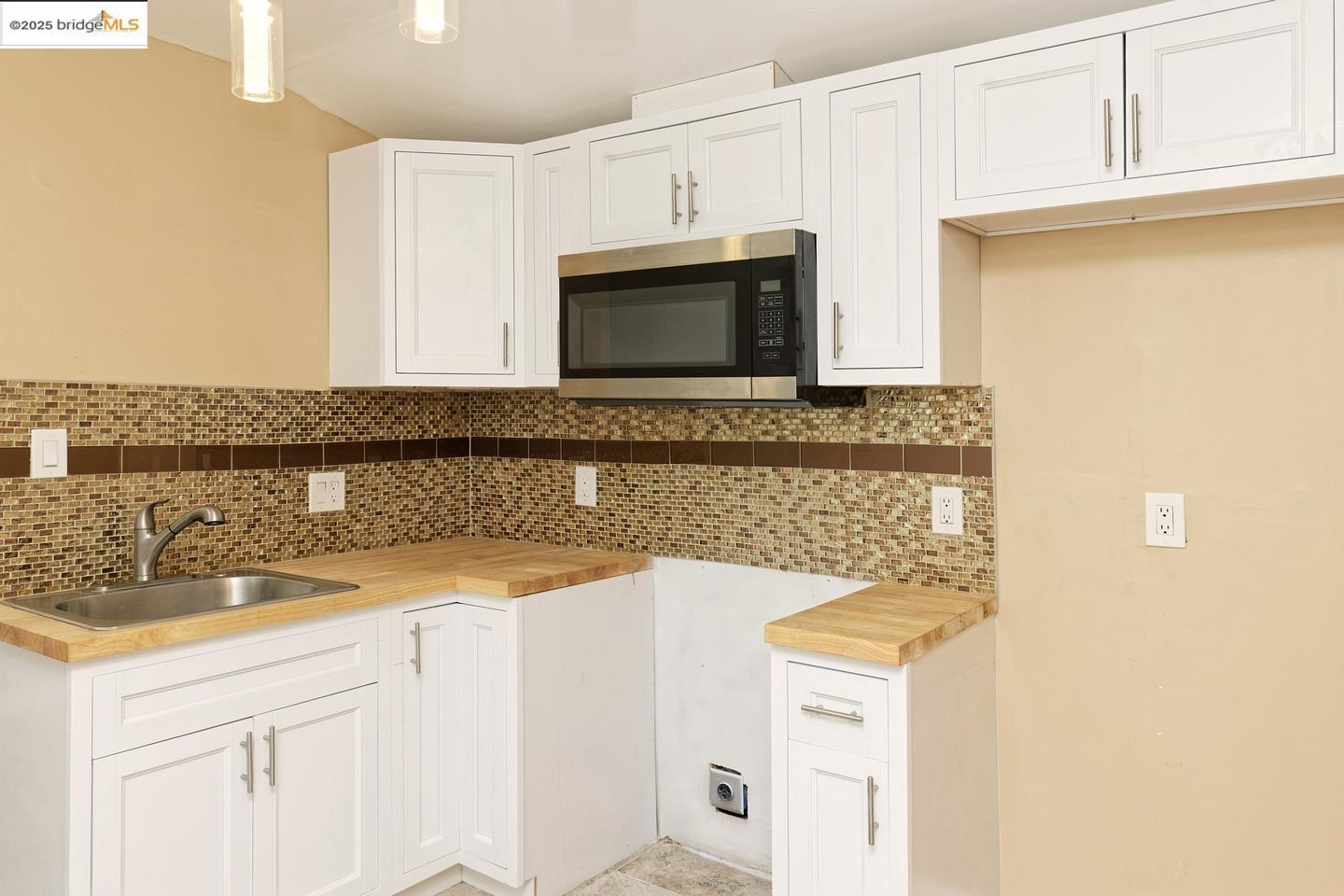 Detail Gallery Image 9 of 25 For 4251 Porter St, Oakland,  CA 94619 - 3 Beds | 2 Baths