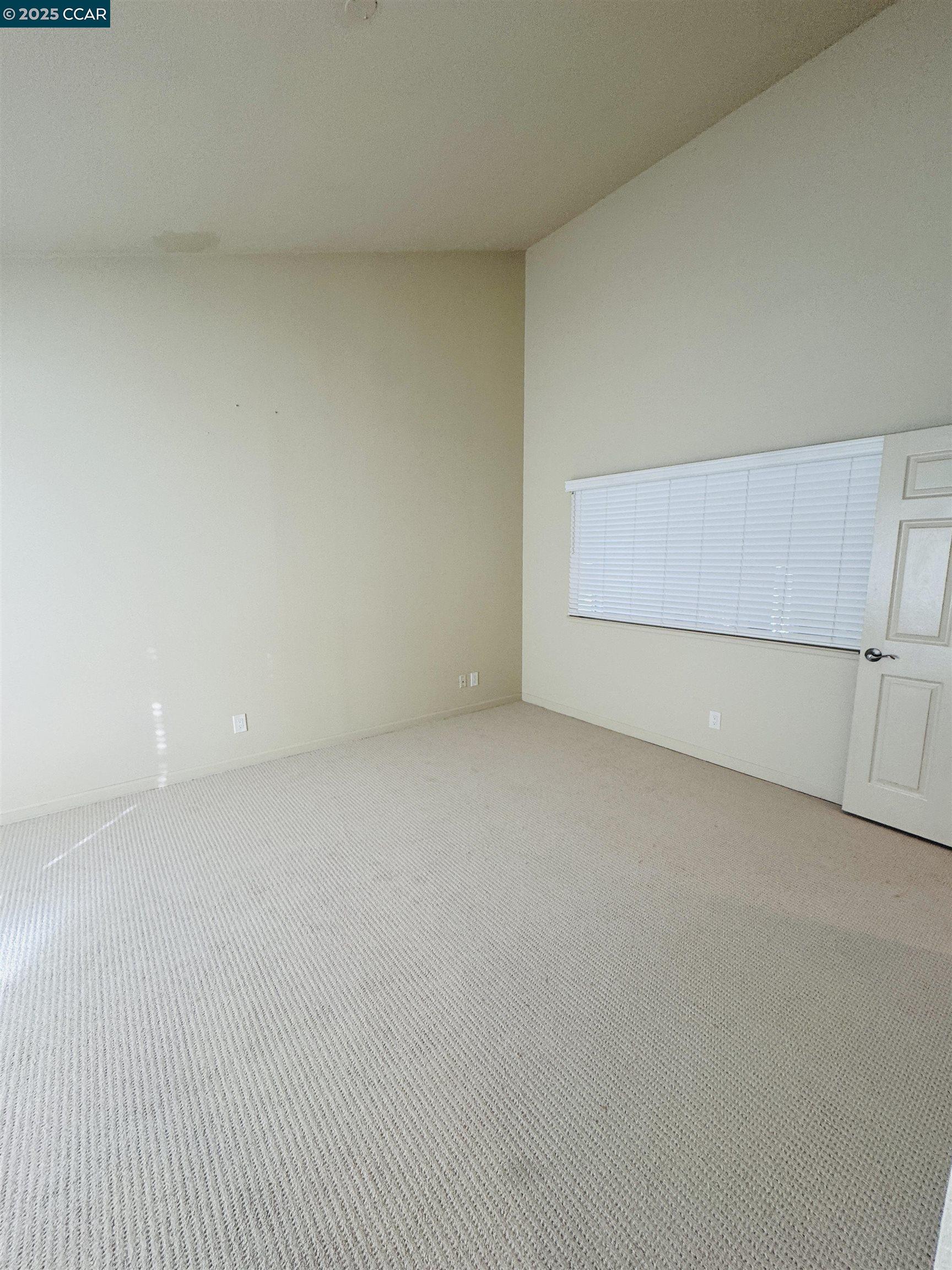 Detail Gallery Image 21 of 28 For 87 Starview Dr, Oakland,  CA 94618-2334 - 3 Beds | 2/1 Baths