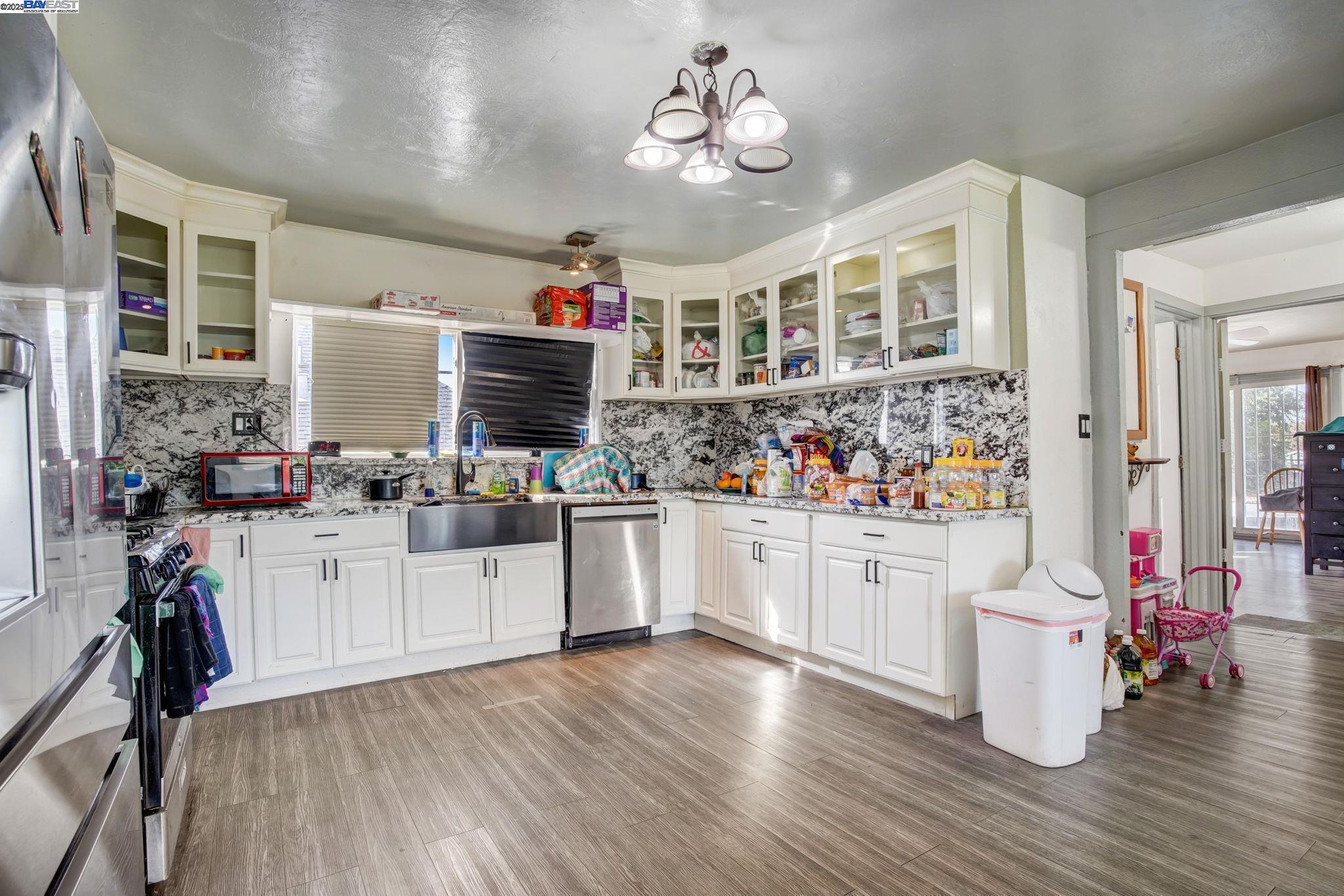 Detail Gallery Image 11 of 54 For 1725 96th Ave, Oakland,  CA 94603 - – Beds | – Baths