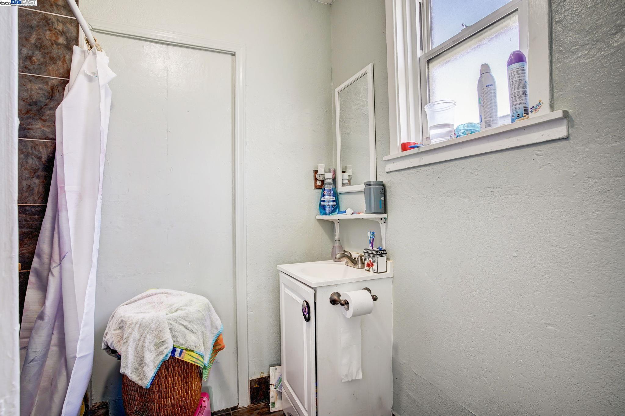 Detail Gallery Image 20 of 54 For 1725 96th Ave, Oakland,  CA 94603 - – Beds | – Baths