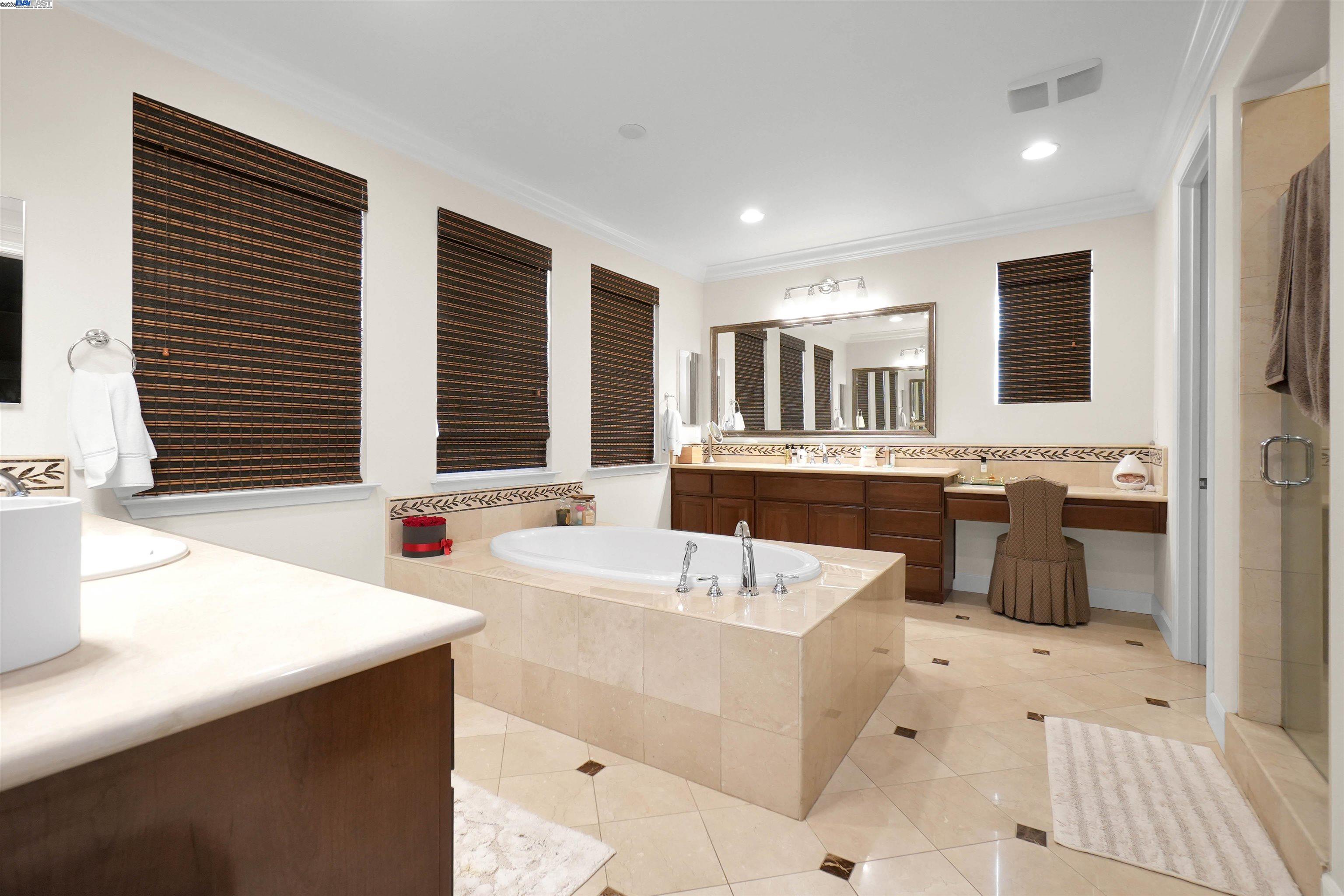 Detail Gallery Image 32 of 56 For 826 Thayer Ct, San Ramon,  CA 94582 - 5 Beds | 4/1 Baths