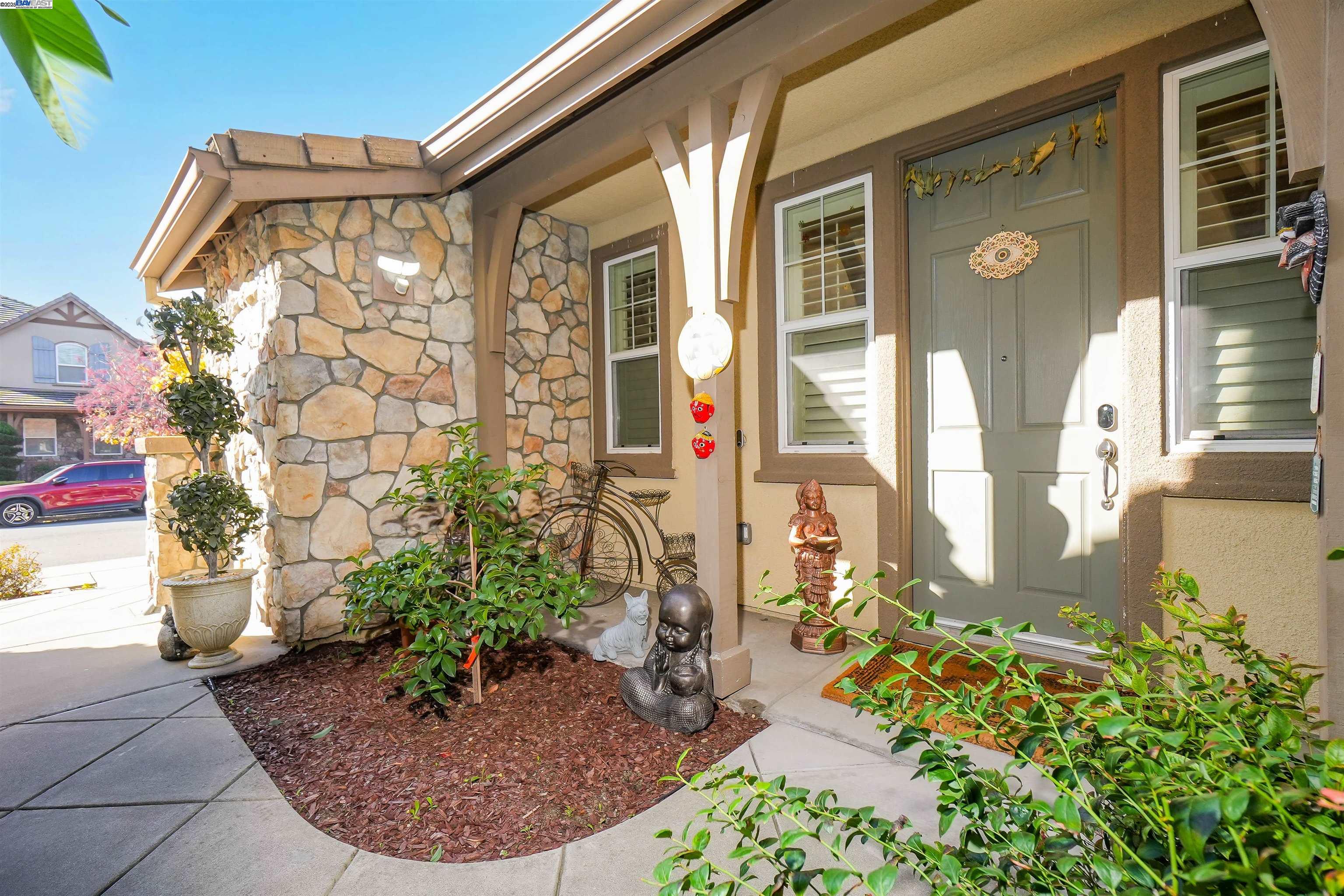 Detail Gallery Image 5 of 56 For 826 Thayer Ct, San Ramon,  CA 94582 - 5 Beds | 4/1 Baths