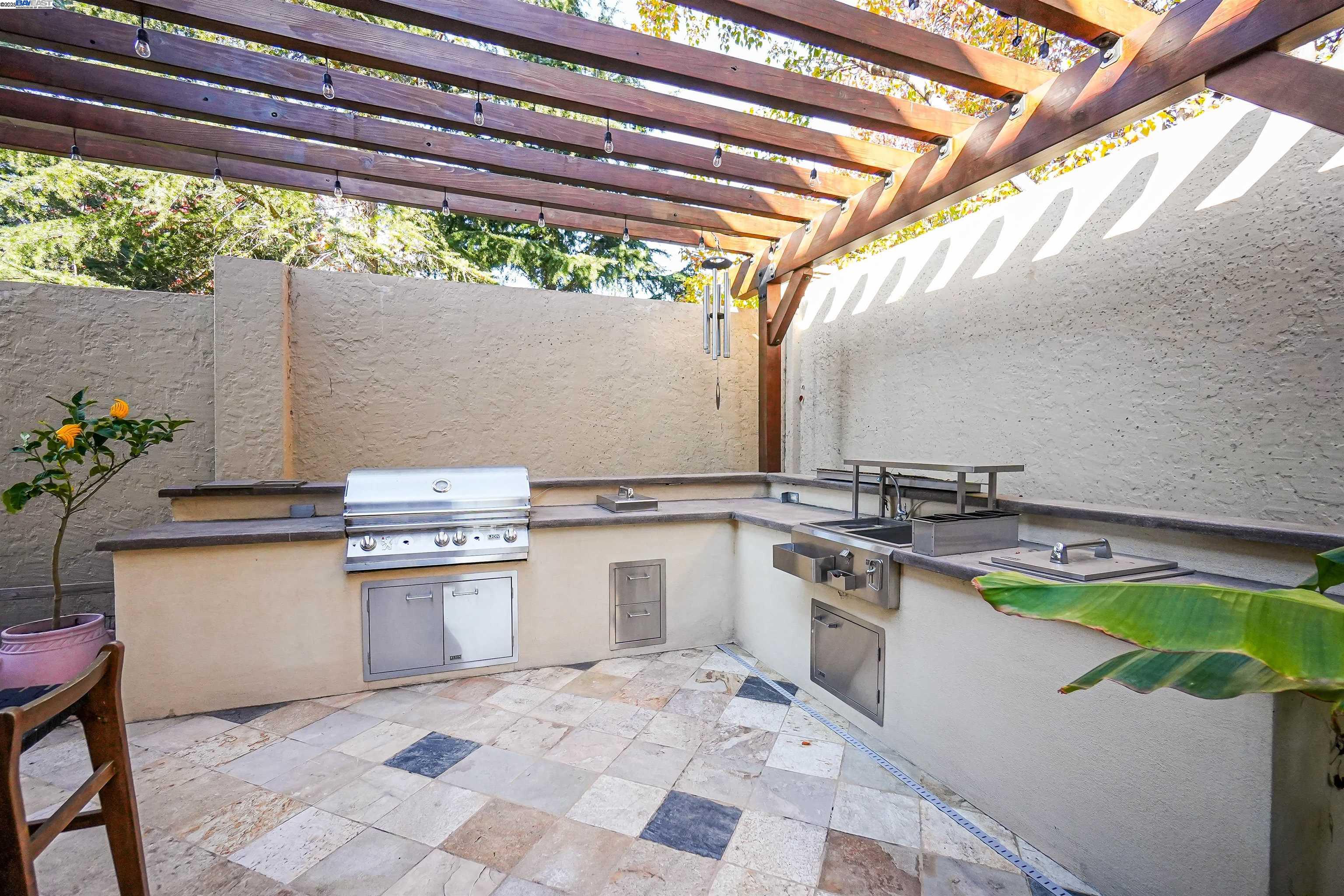 Detail Gallery Image 49 of 56 For 826 Thayer Ct, San Ramon,  CA 94582 - 5 Beds | 4/1 Baths