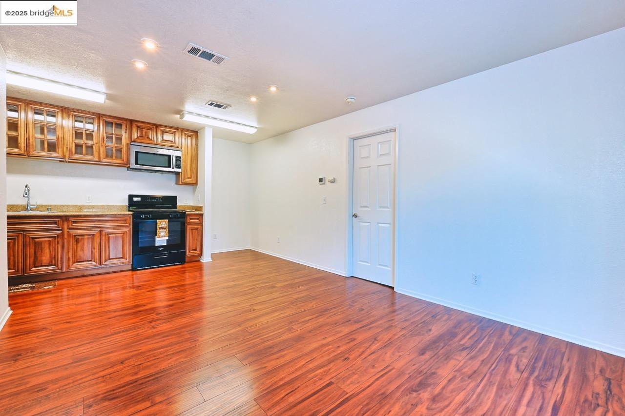 Detail Gallery Image 13 of 21 For 222 Piedmont Lane, Pittsburg,  CA 94565 - 1 Beds | 1 Baths