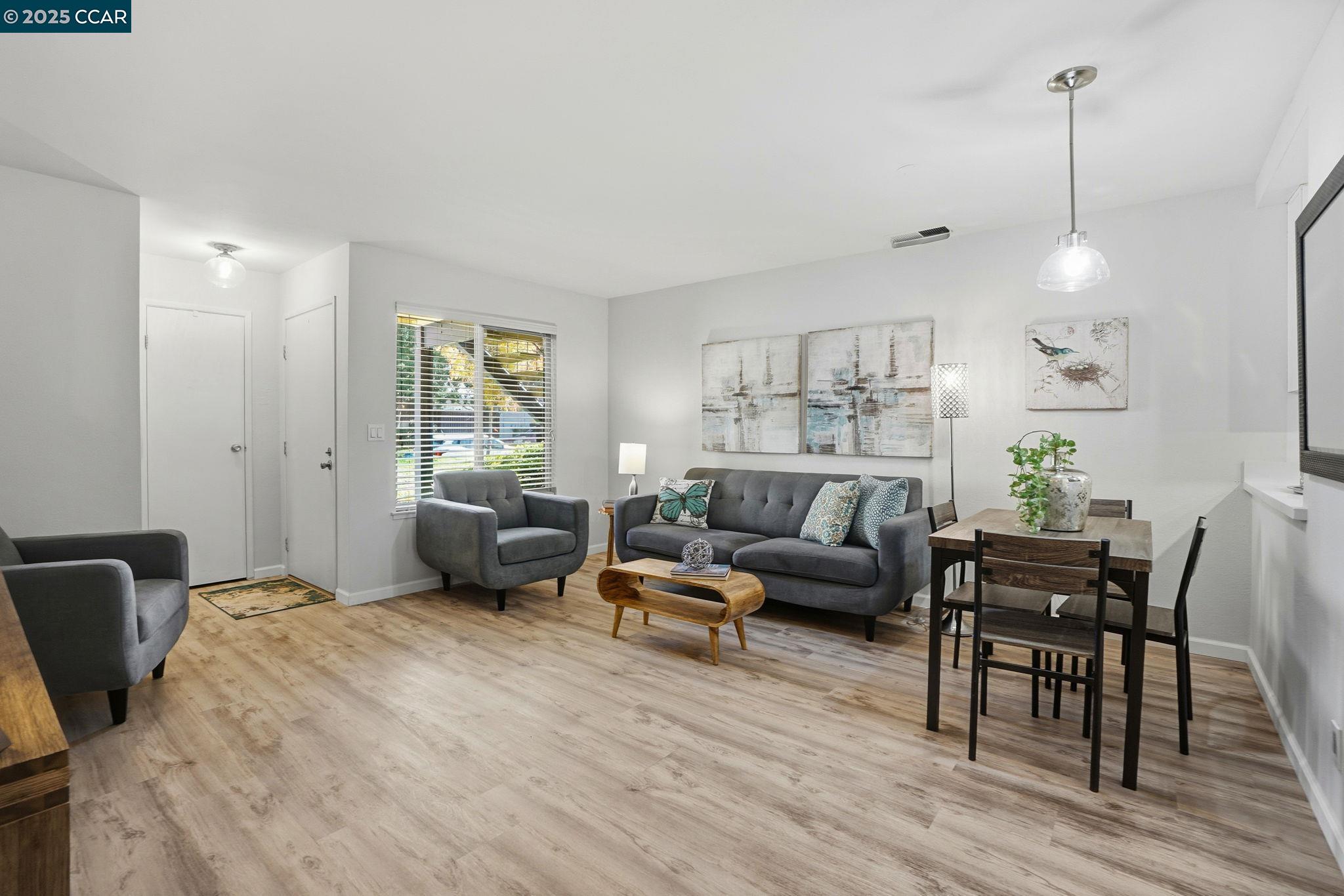 Photo #7: 41118617 Listing: Photo #7