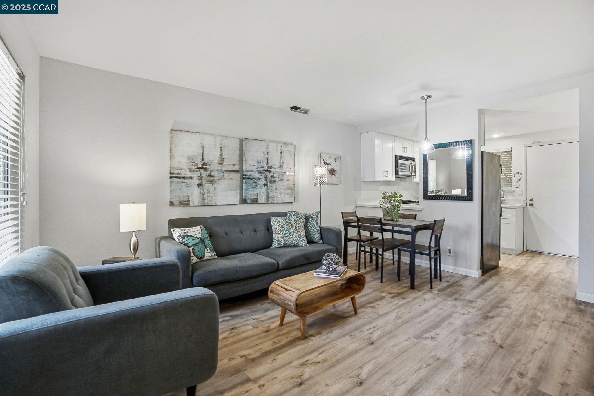 Photo #8: 41118617 Listing: Photo #8