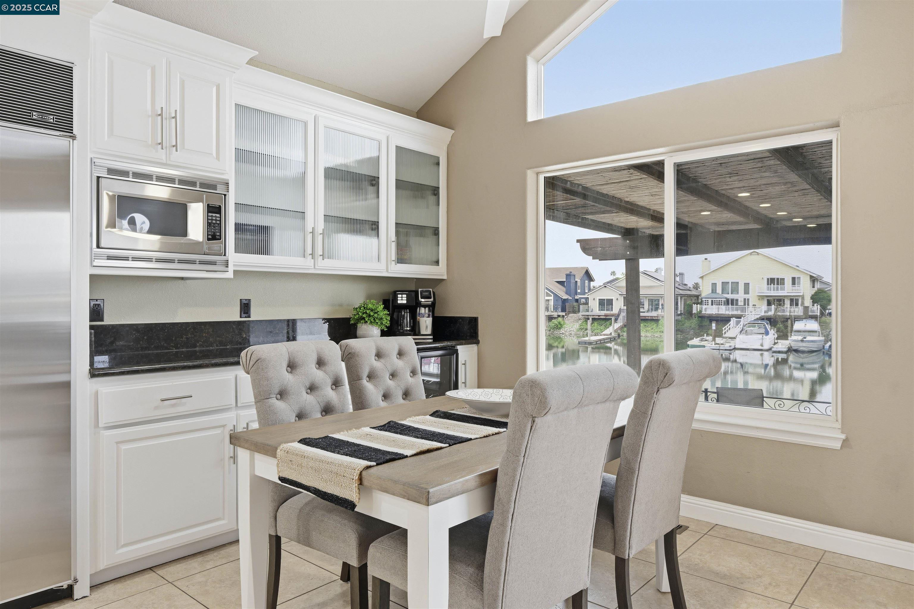 Detail Gallery Image 11 of 45 For 4280 Driftwood Pl, Discovery Bay,  CA 94505 - 4 Beds | 4/1 Baths